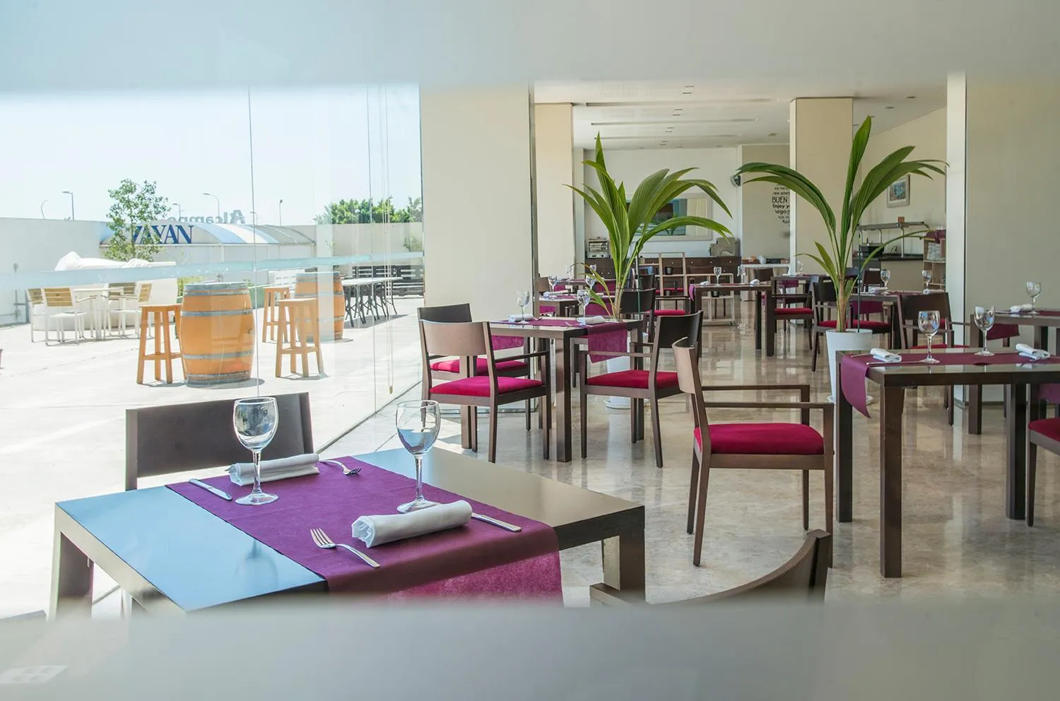 Restaurant/places to eat in Hotel Xon's Valencia