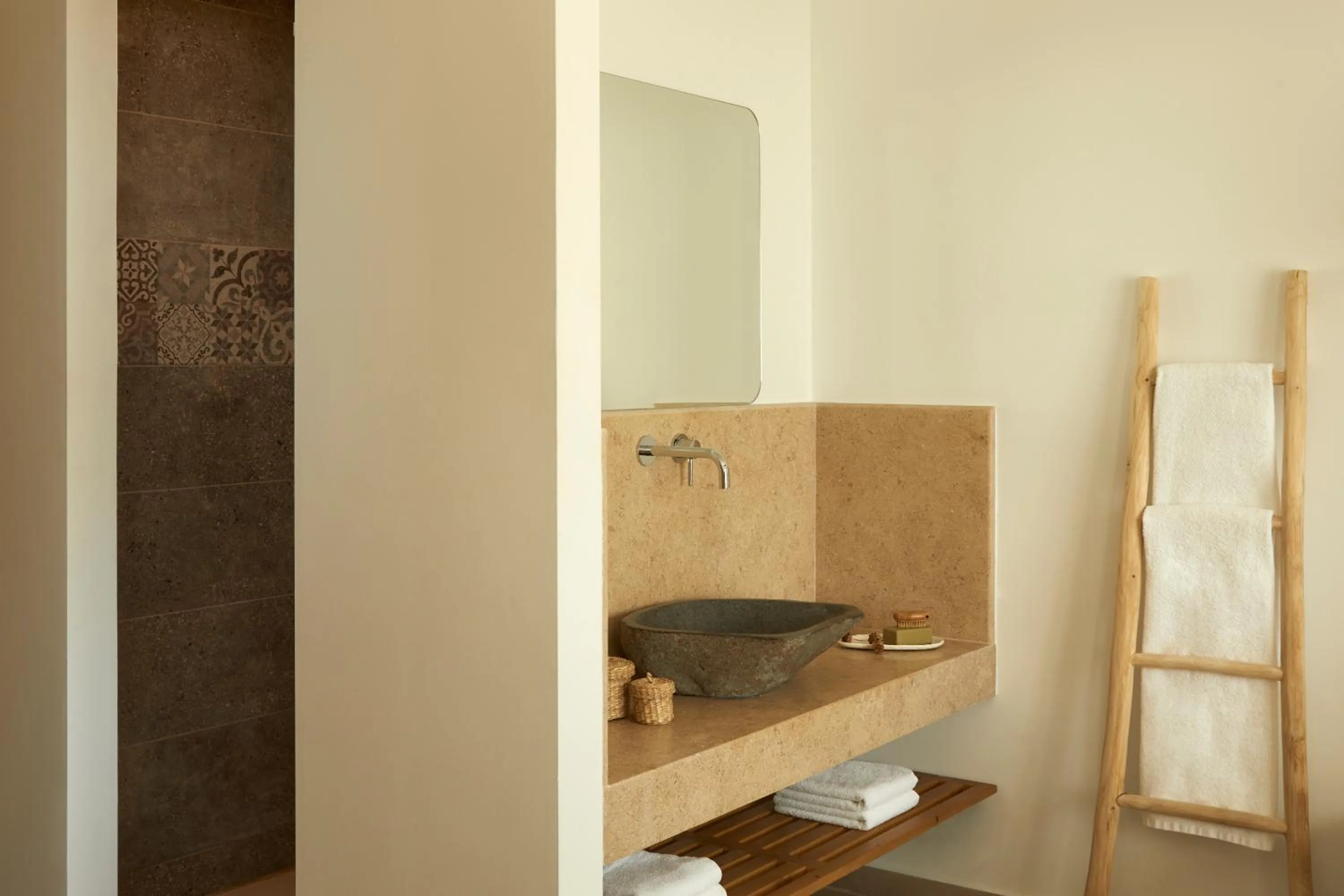 Absolute Kiotari Resort