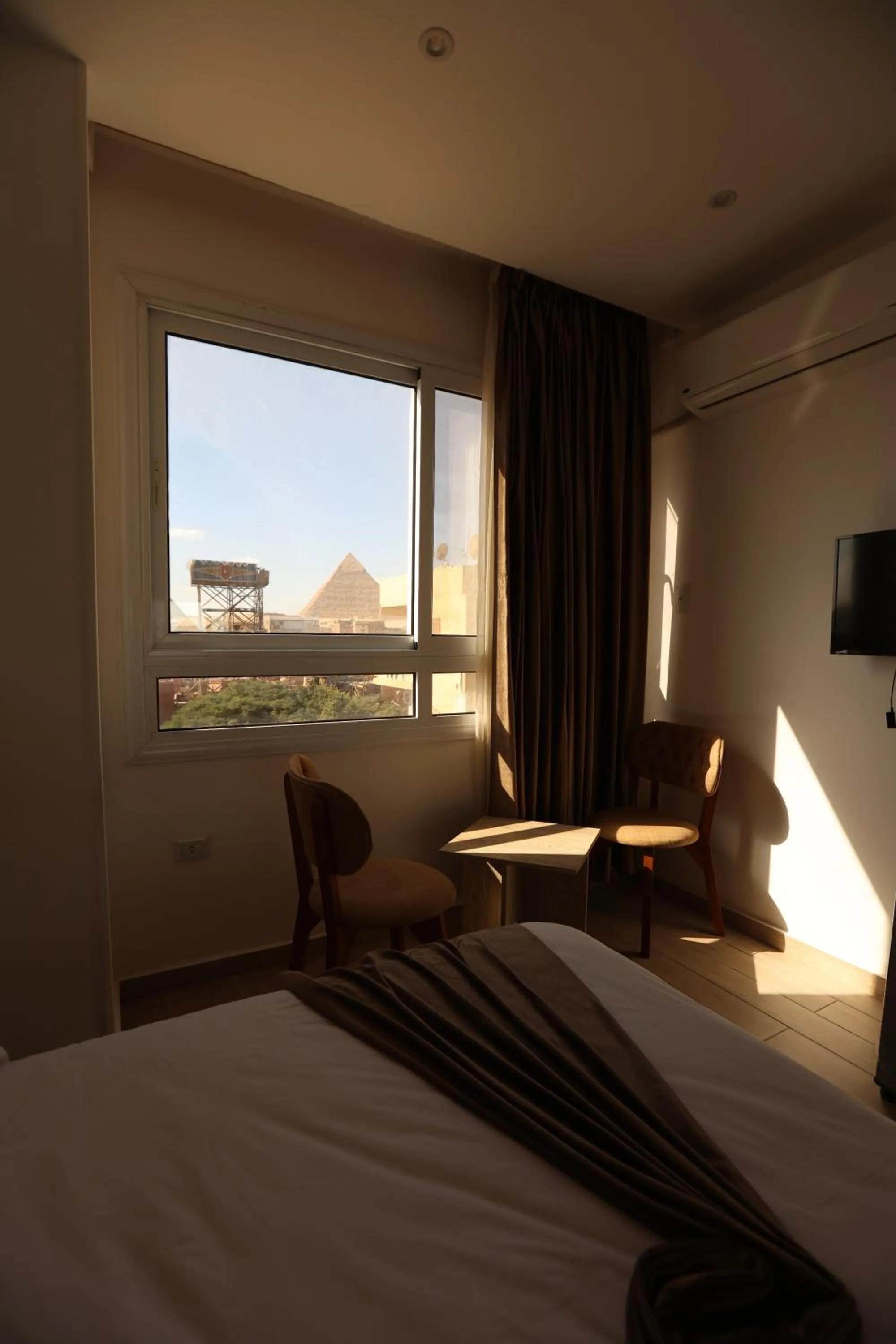 Bed in Eagles Pyramids View