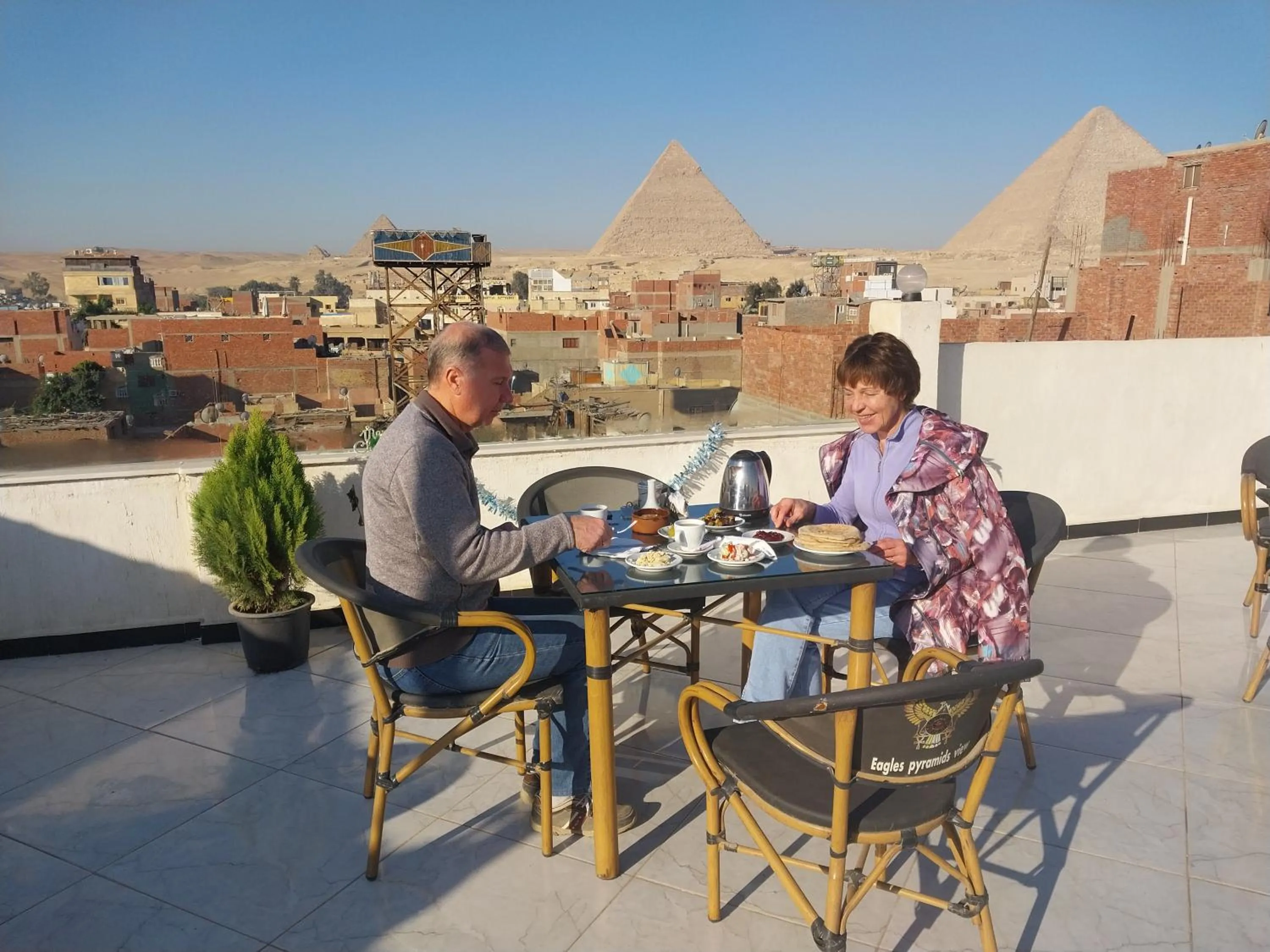 Breakfast in Eagles Pyramids View