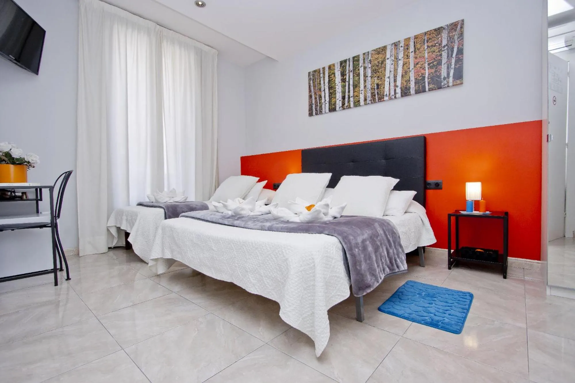 Bed in Barcelona City Centre Hostal