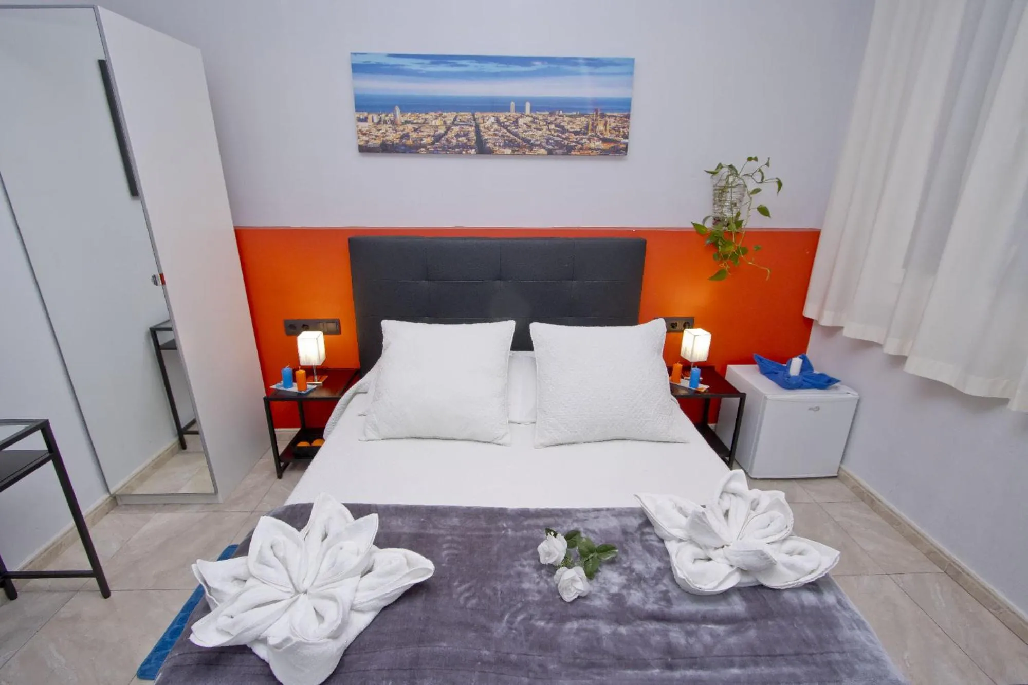 Bed in Barcelona City Centre Hostal