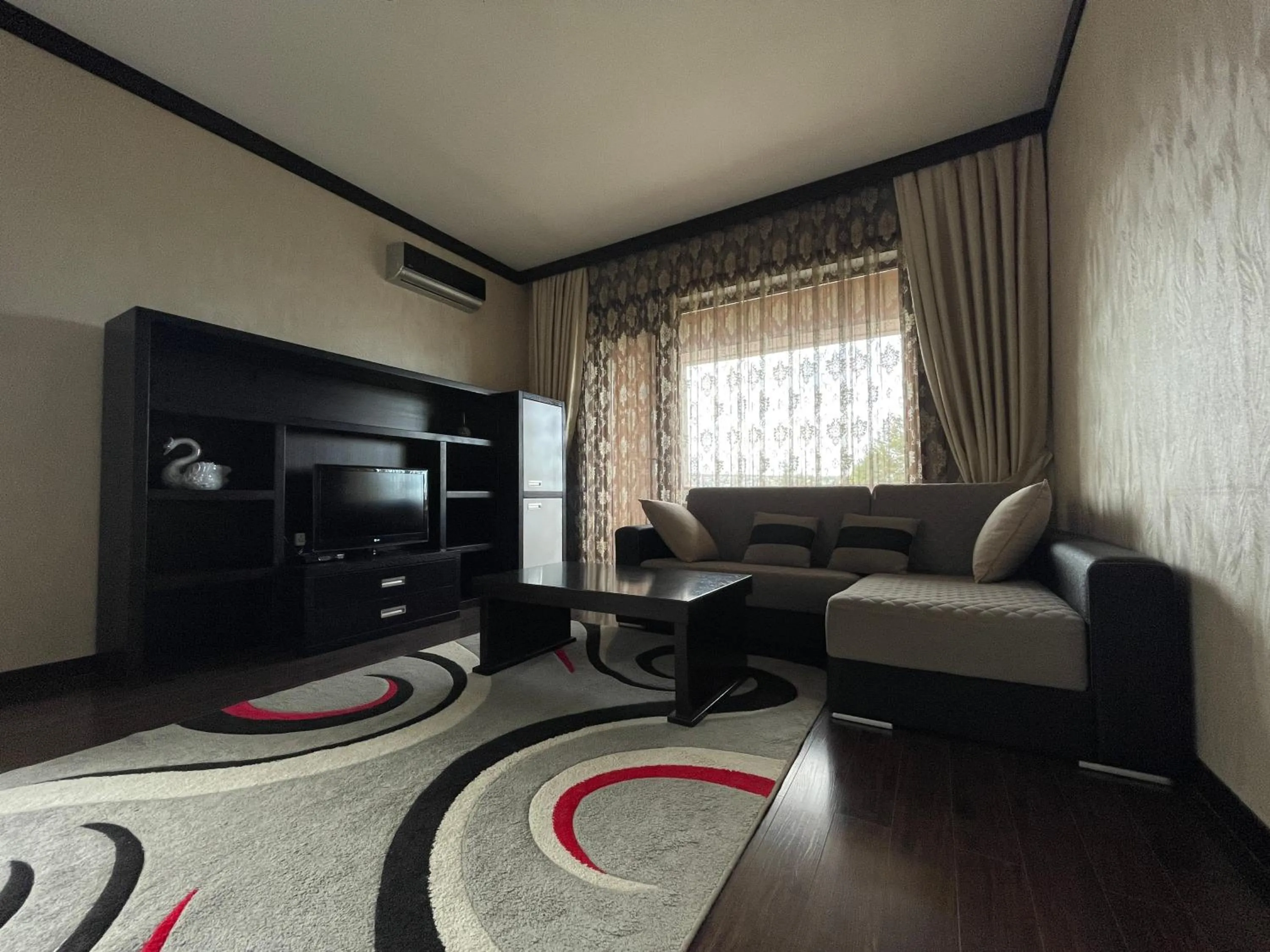TV and multimedia in Ladera Resort Qusar