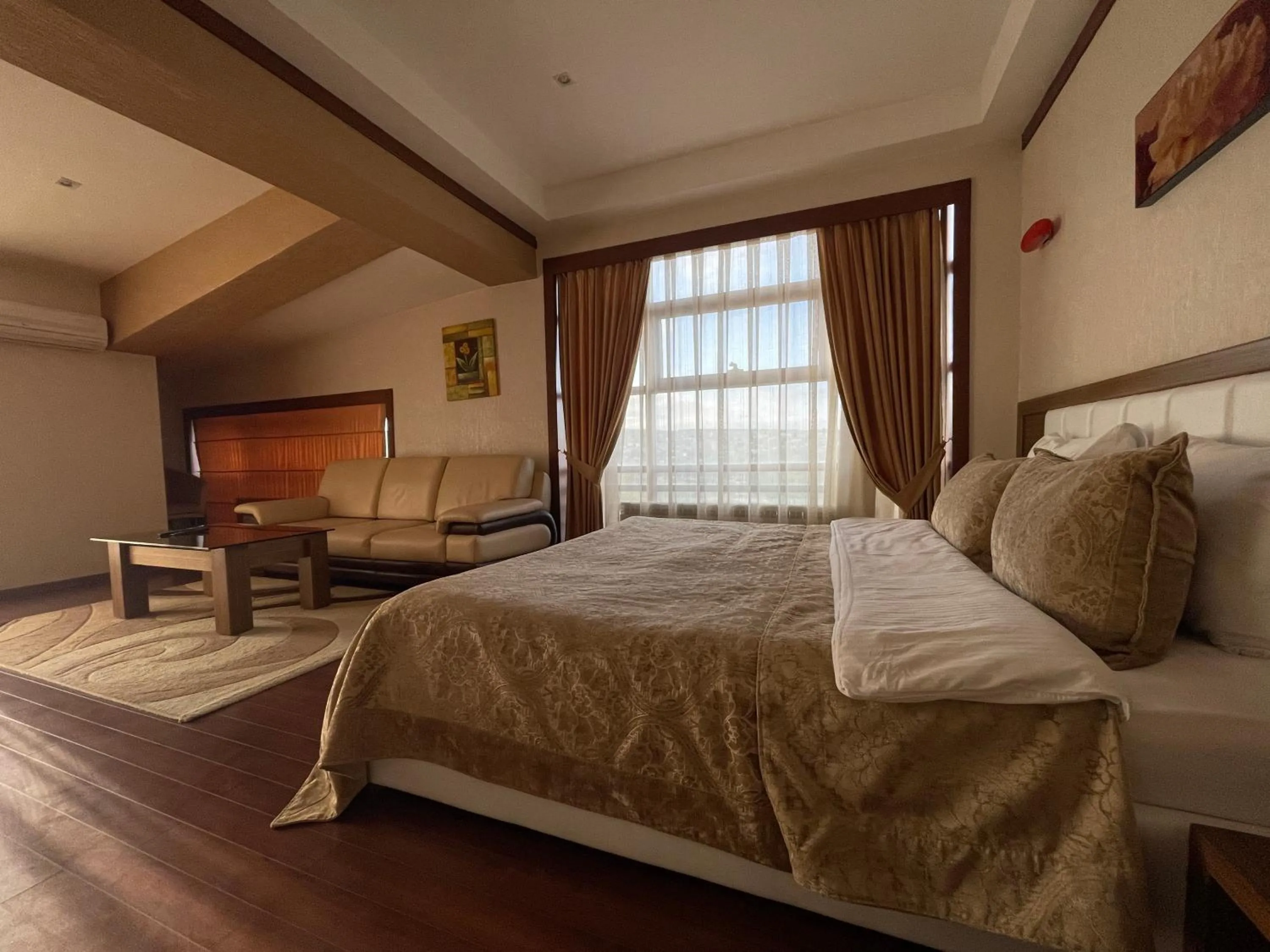Bed in Ladera Resort Qusar
