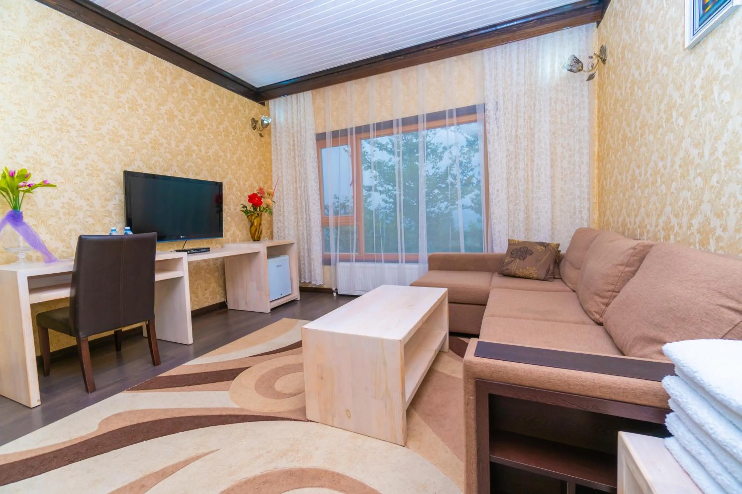 TV and multimedia in Ladera Resort Qusar