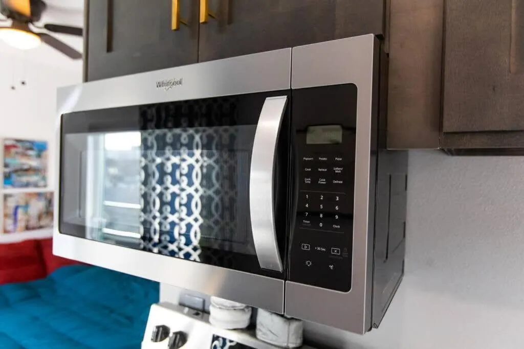 Walk 2 Restaurants & Bars-Relax on Private Patio