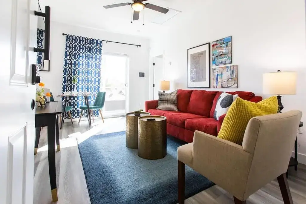 Walk 2 Restaurants & Bars-Relax on Private Patio Walk 2 Restaurants & Bars-Relax on Private Patio