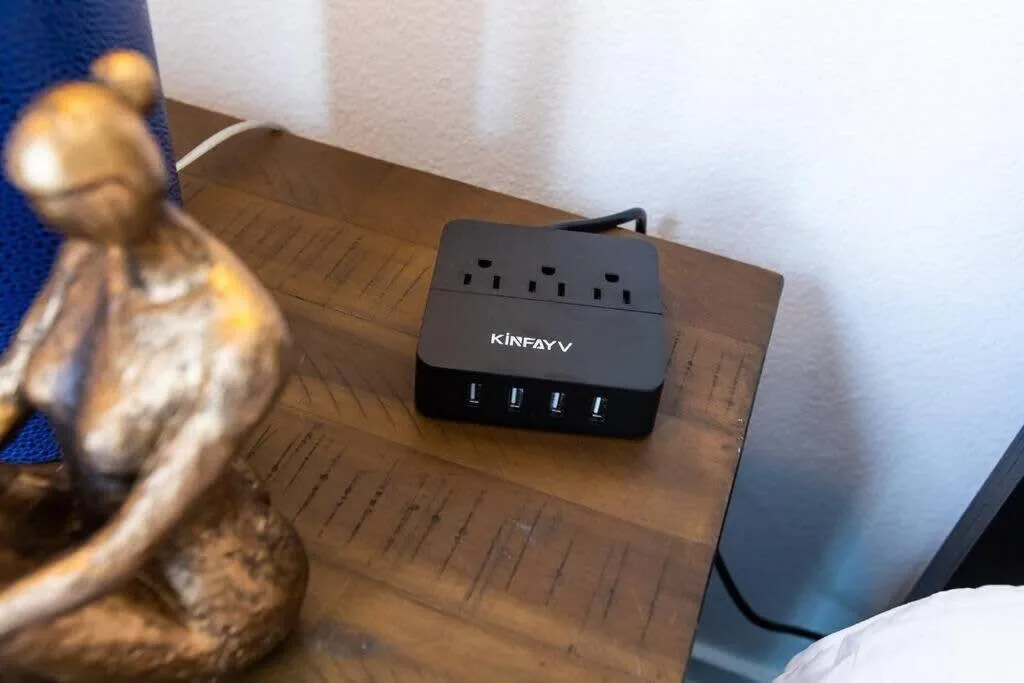 Walk 2 Restaurants & Bars-Relax on Private Patio