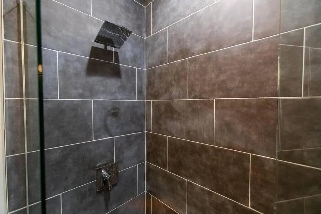 Walk 2 Restaurants & Bars-Relax on Private Patio