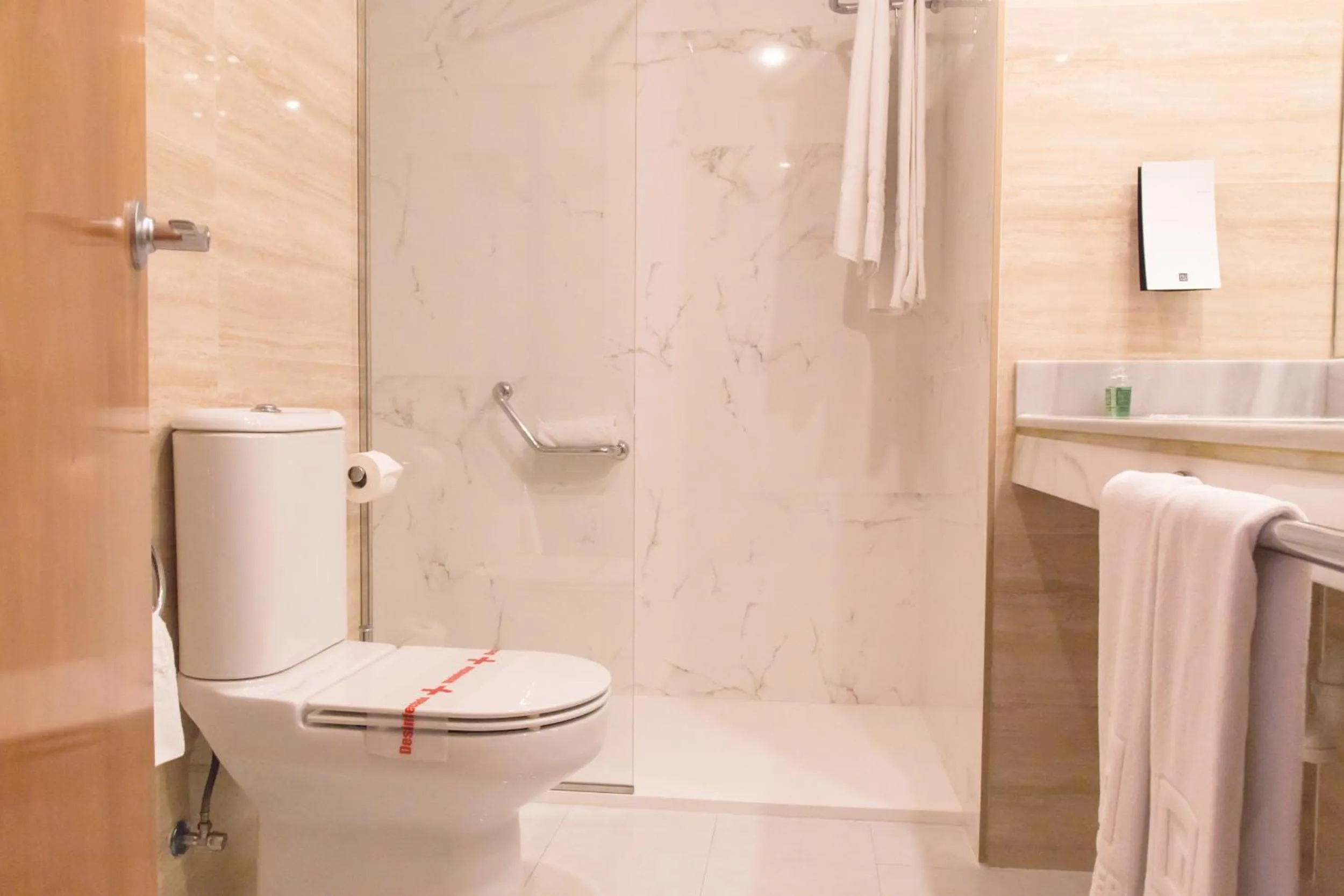 Bathroom in Hq La Galeria