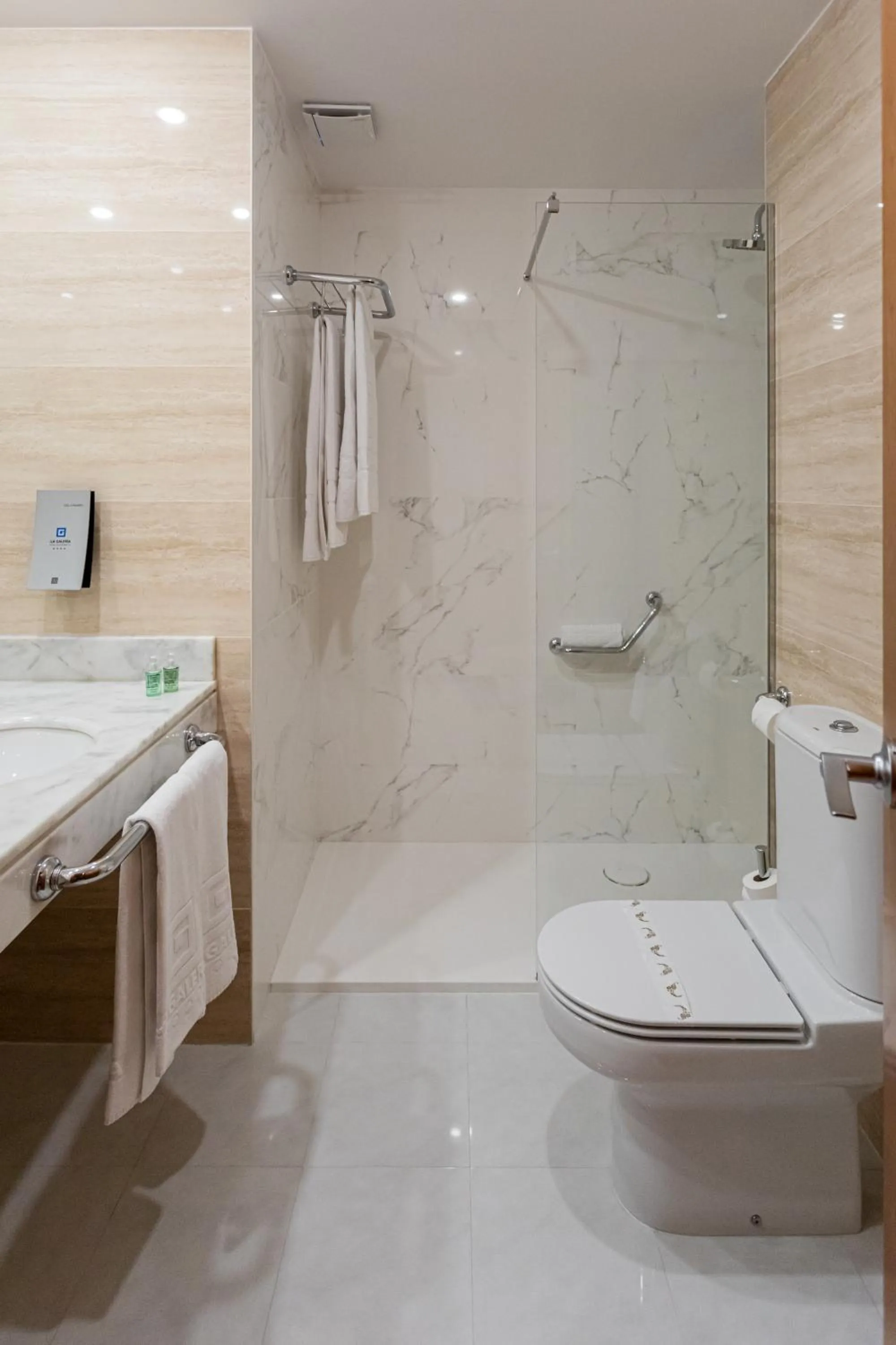 Bathroom in Hq La Galeria