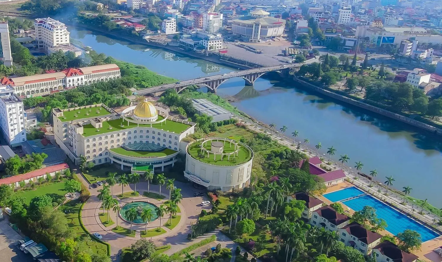 Property building in Khách sạn Quốc tế Lợi Lai - Li Lai International Hotel