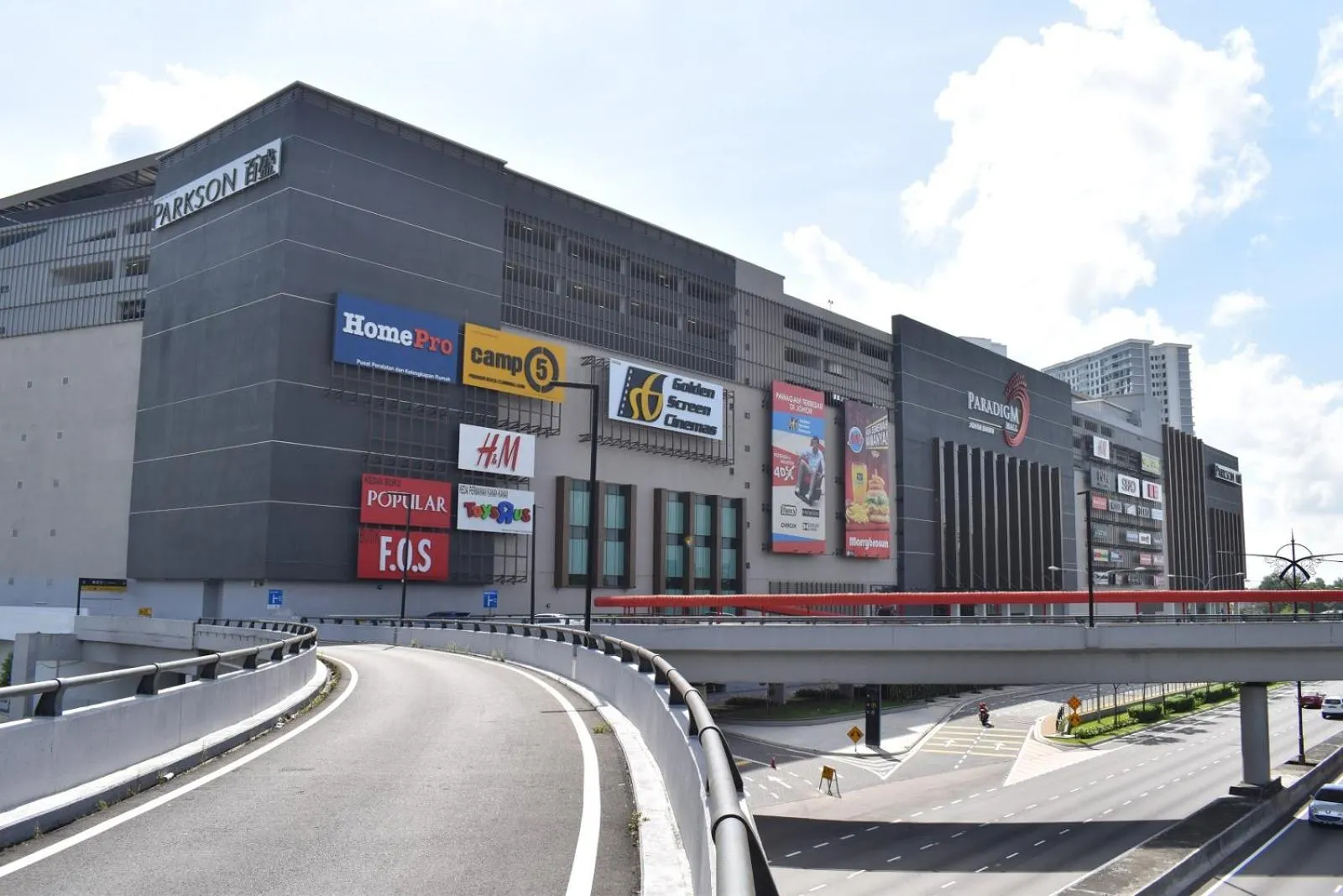 Property building in Paradigm Residence by RR JBcity