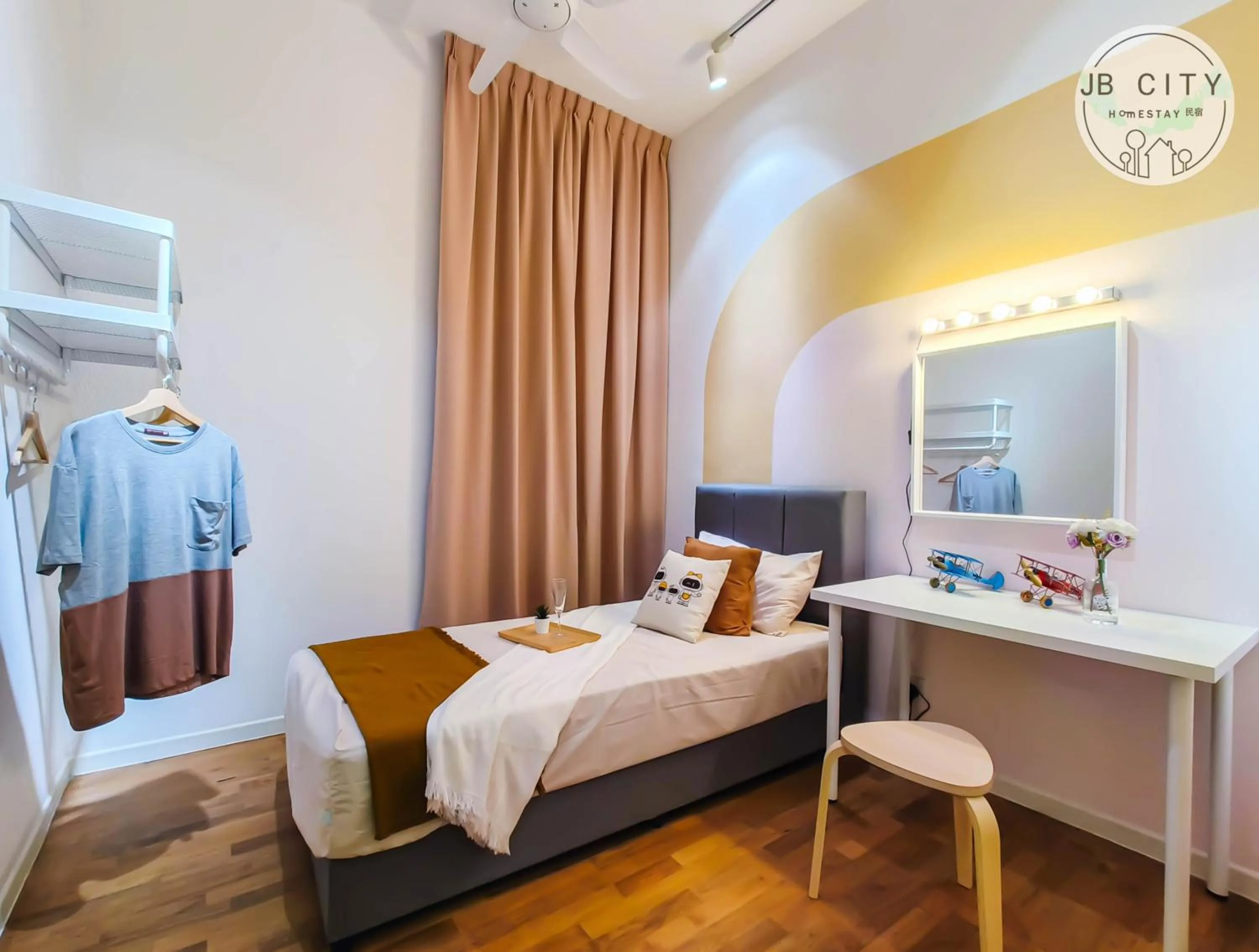 Bed in Paradigm Residence by RR JBcity