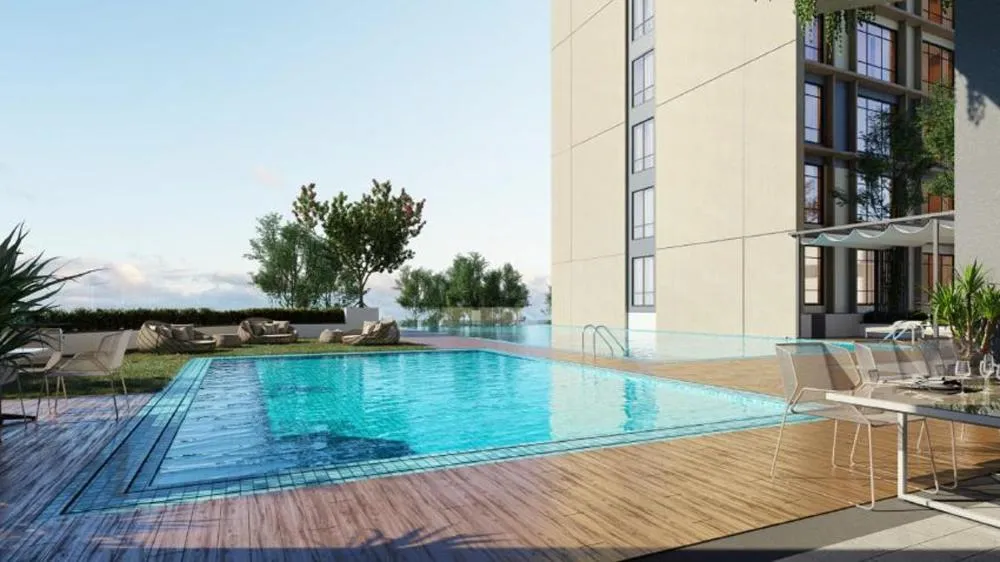 Swimming pool in Paradigm Residence by RR JBcity