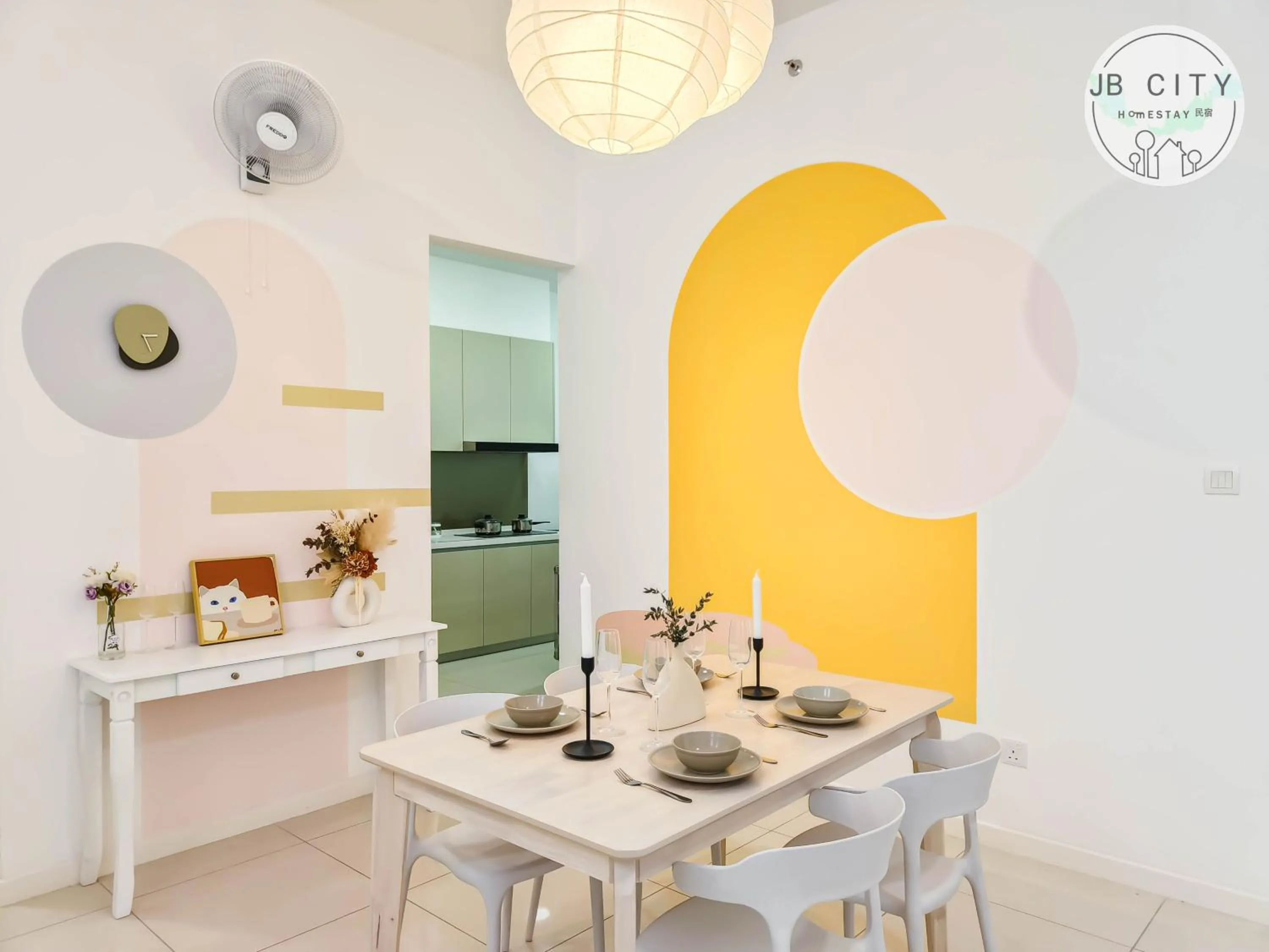 Kitchen or kitchenette in Paradigm Residence by RR JBcity