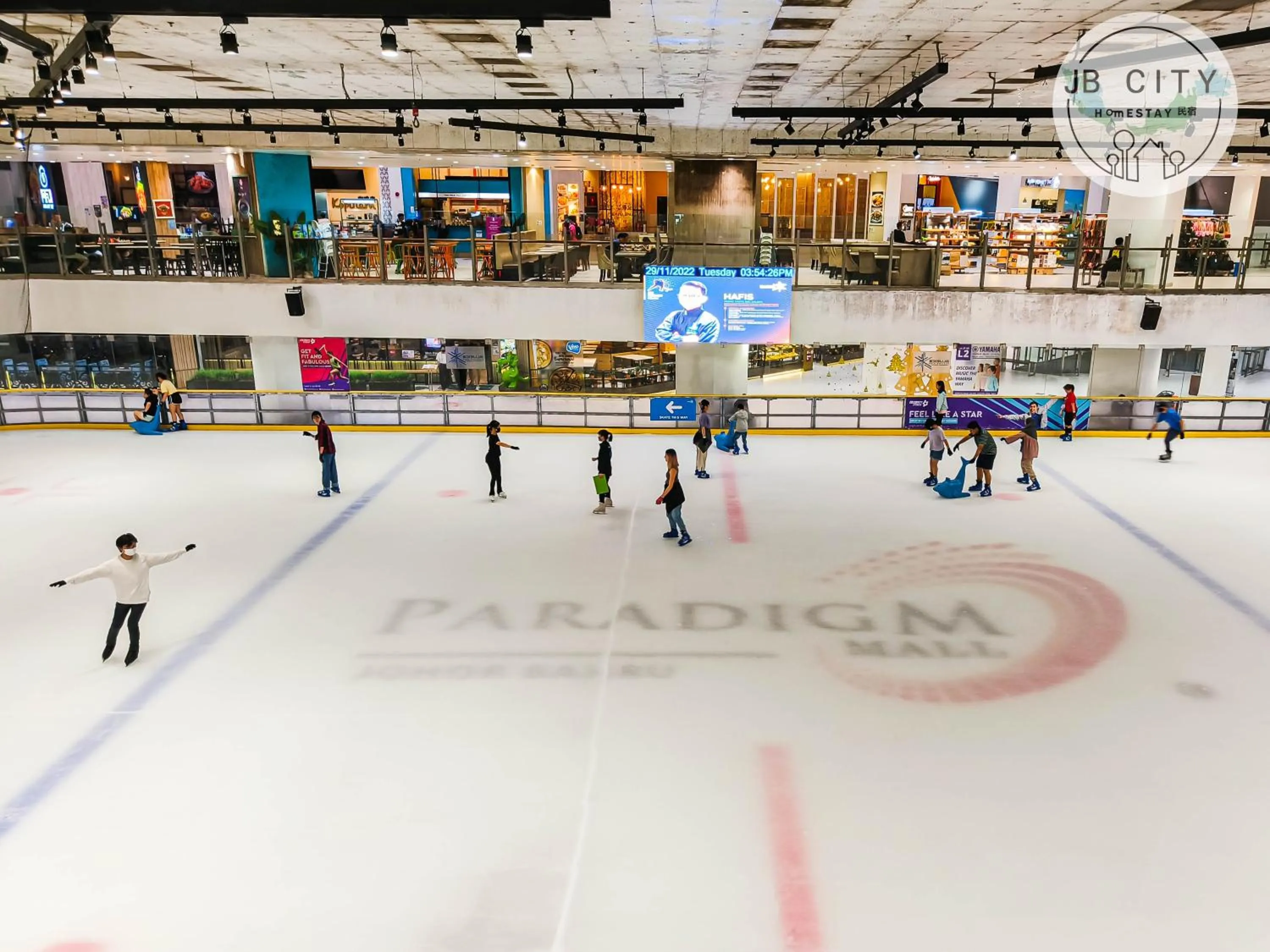 Entertainment in Paradigm Residence by RR JBcity