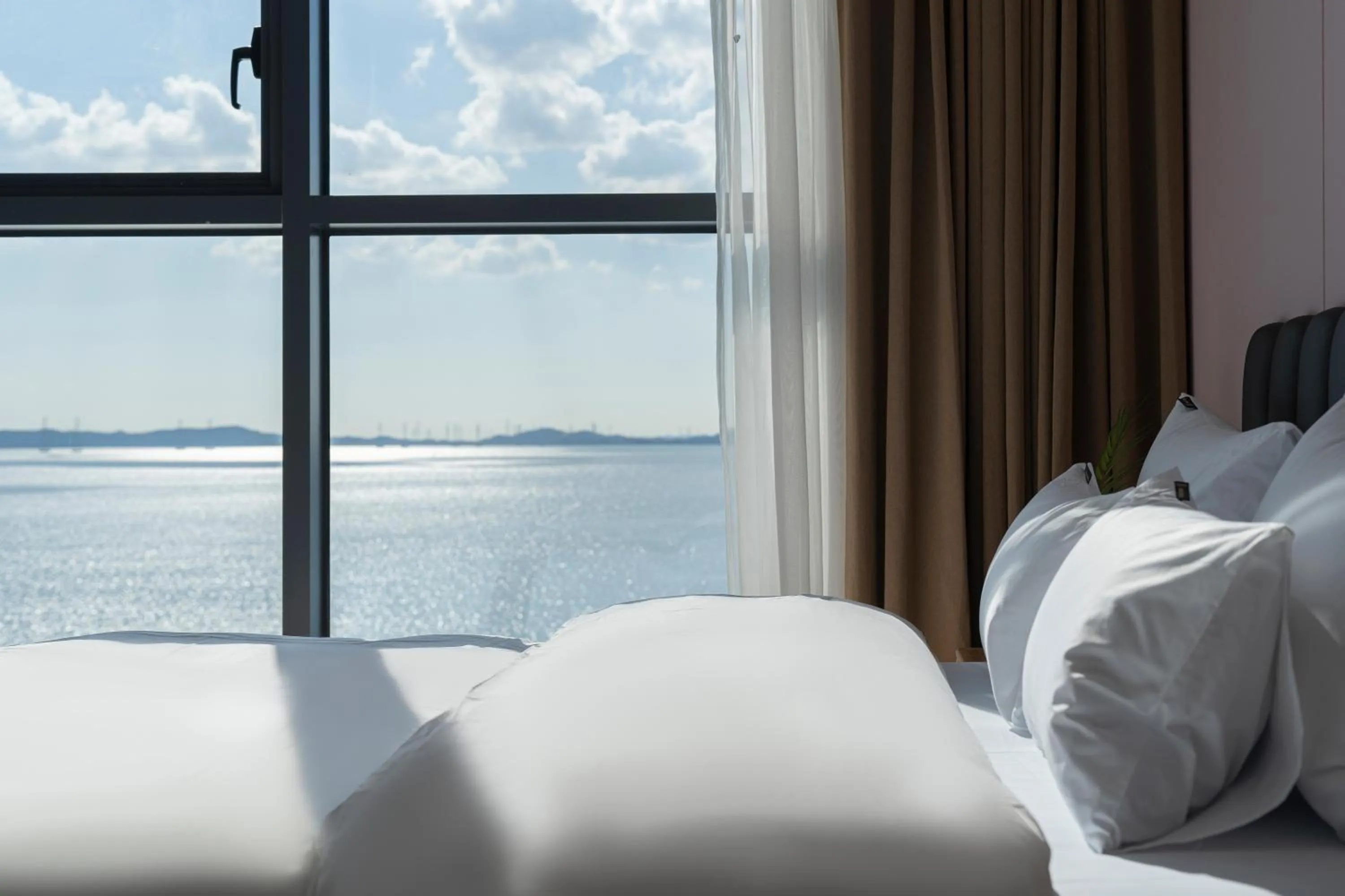 Bed in Brown Dot Siheung Geobuksum