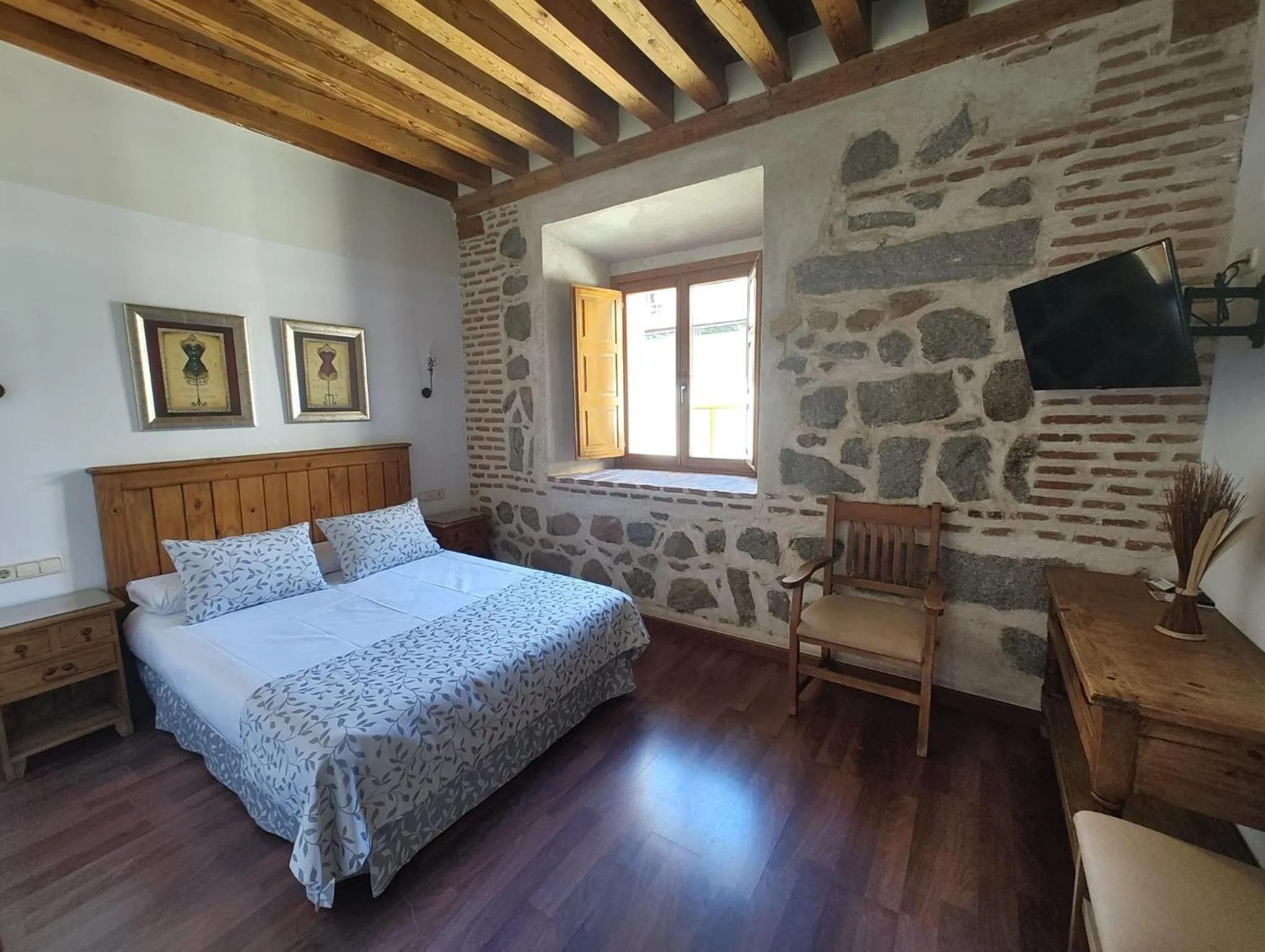 Bed in HOTEL EL RASTRO - Palacio Duque de Tamames -