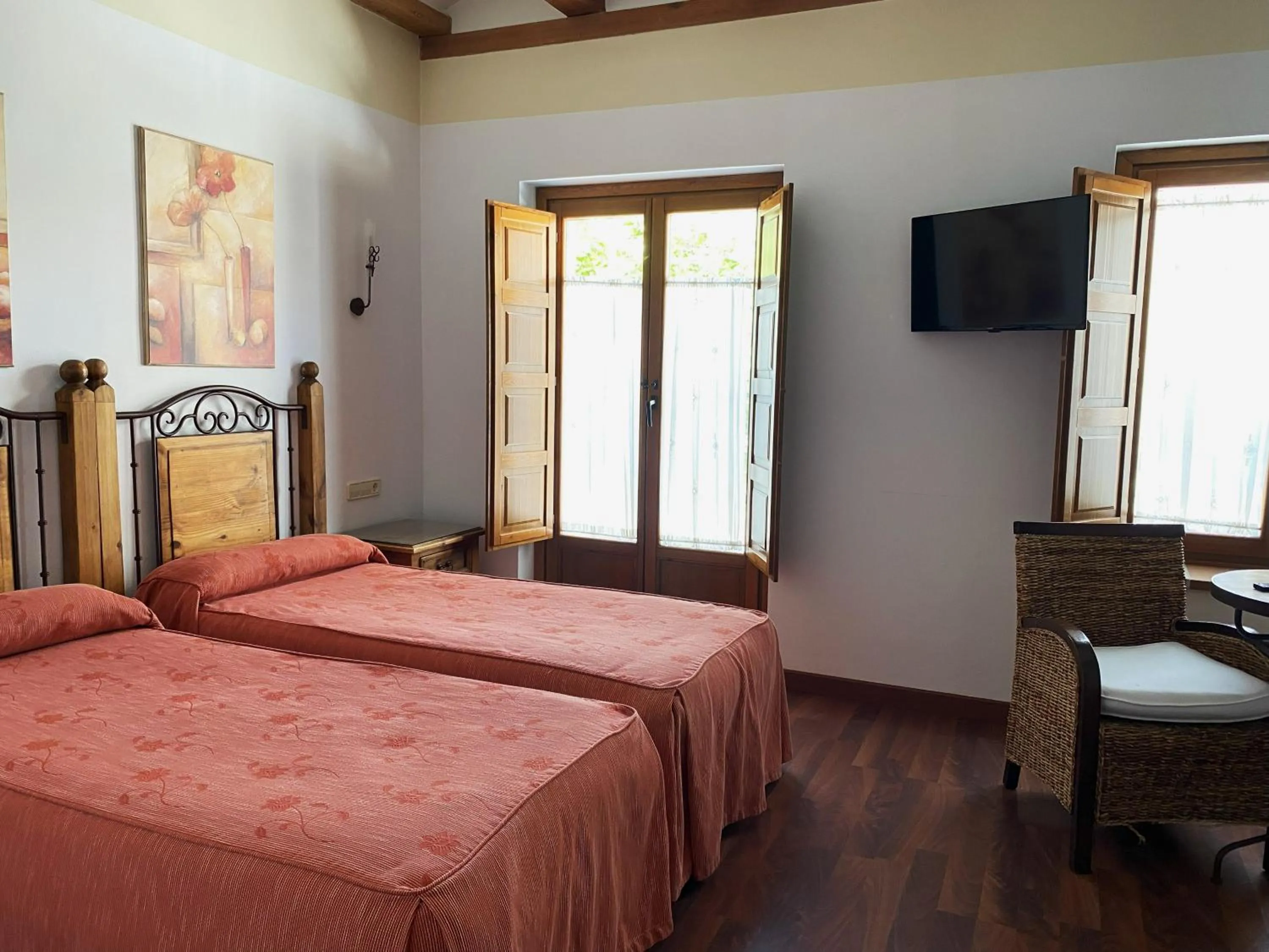 Bedroom, Bed in HOTEL EL RASTRO - Palacio Duque de Tamames -