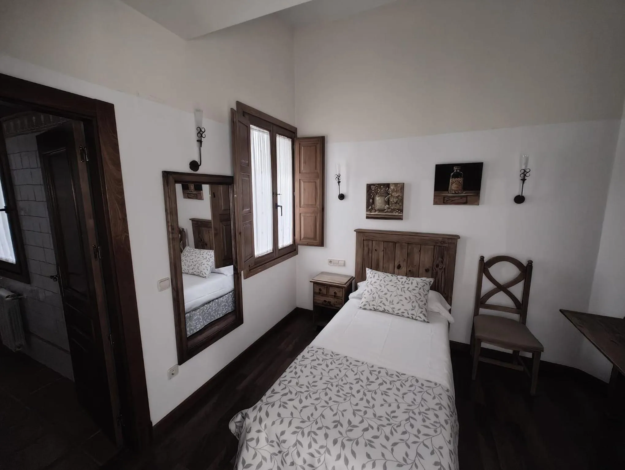Bed in HOTEL EL RASTRO - Palacio Duque de Tamames -