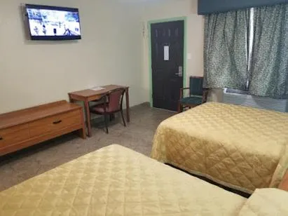 Bed in Budget Inn