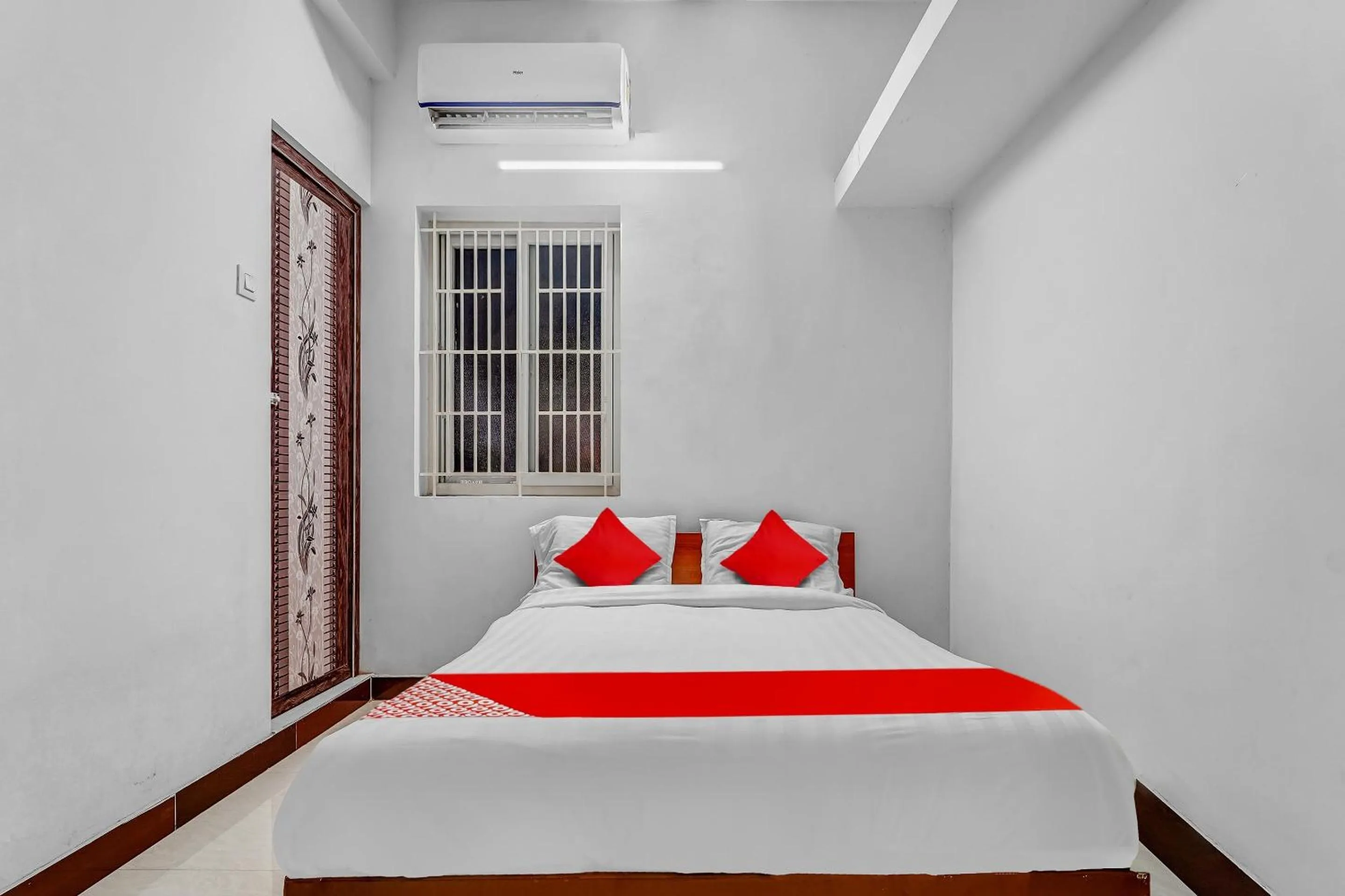 Bedroom, Bed in Hotel O Crown Tower