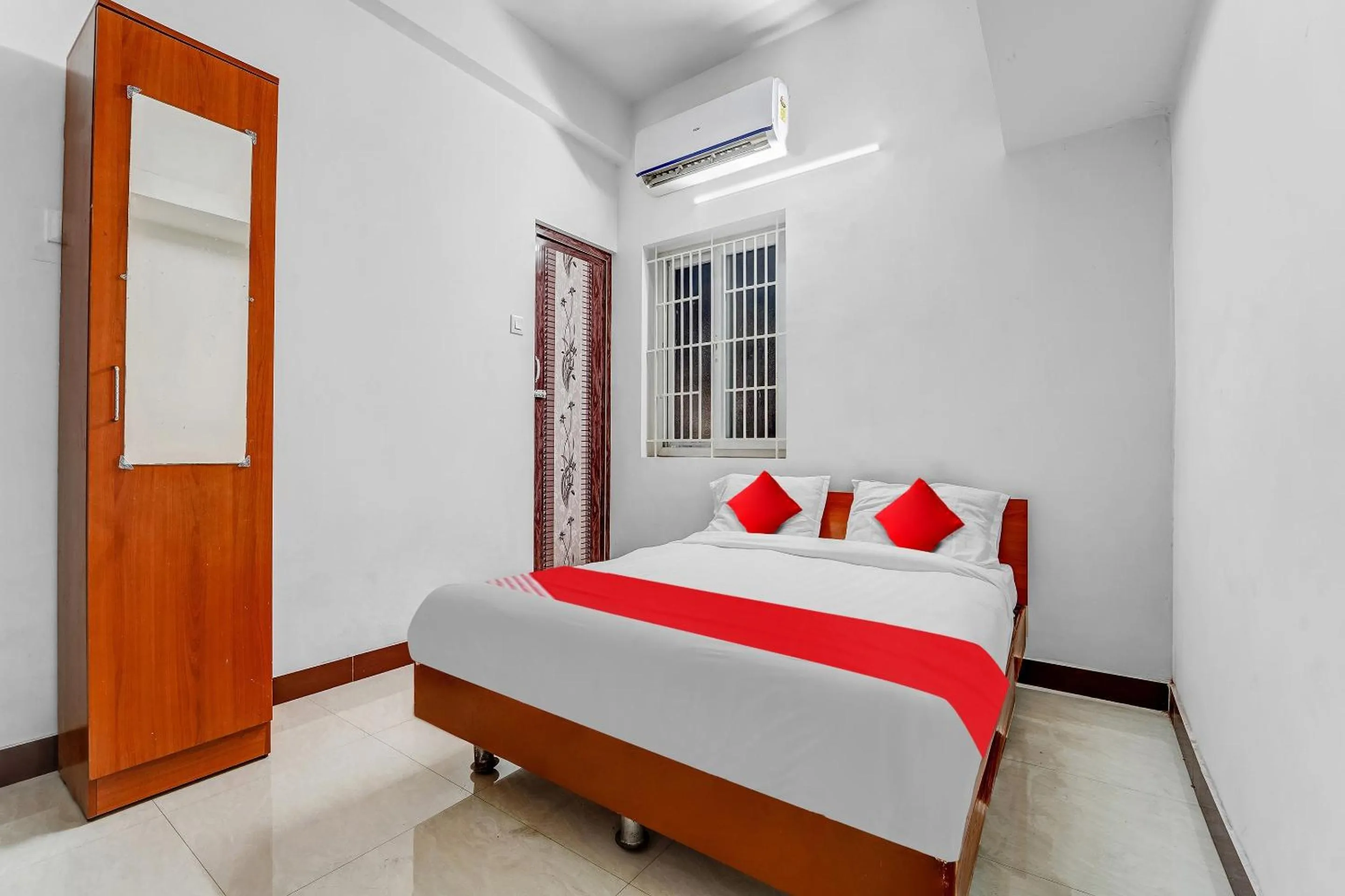 Bedroom, Bed in Hotel O Crown Tower