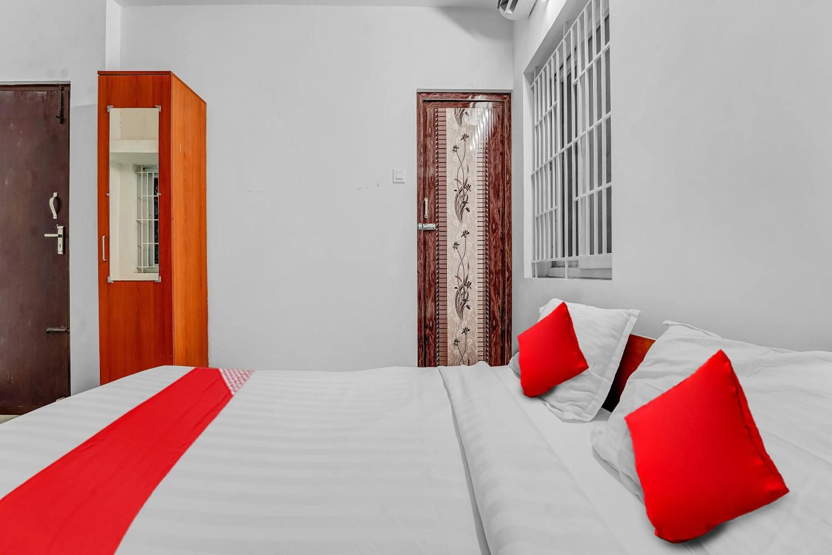 Bedroom, Bed in Hotel O Crown Tower