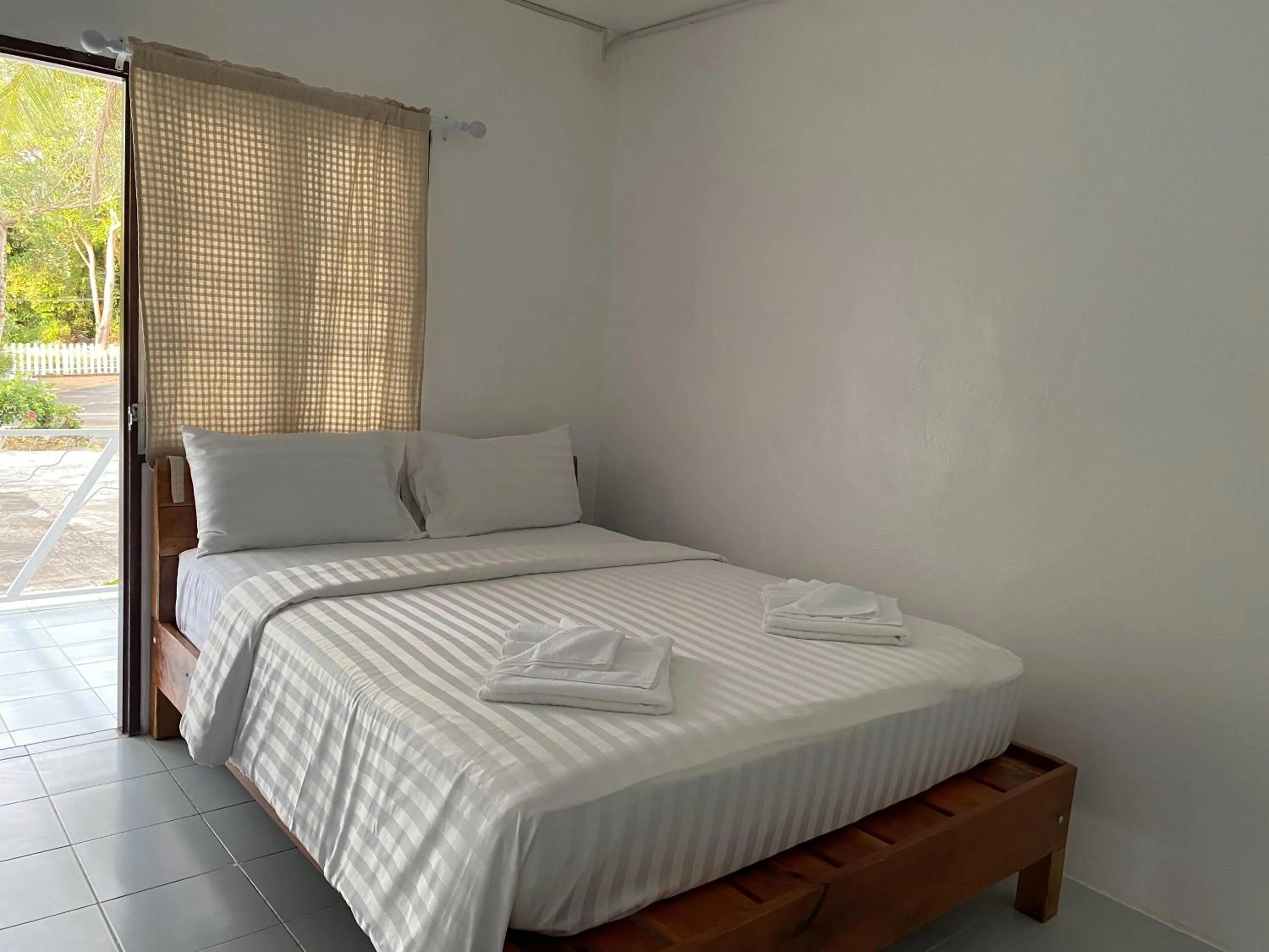 Bedroom, Bed in White house bailan resort