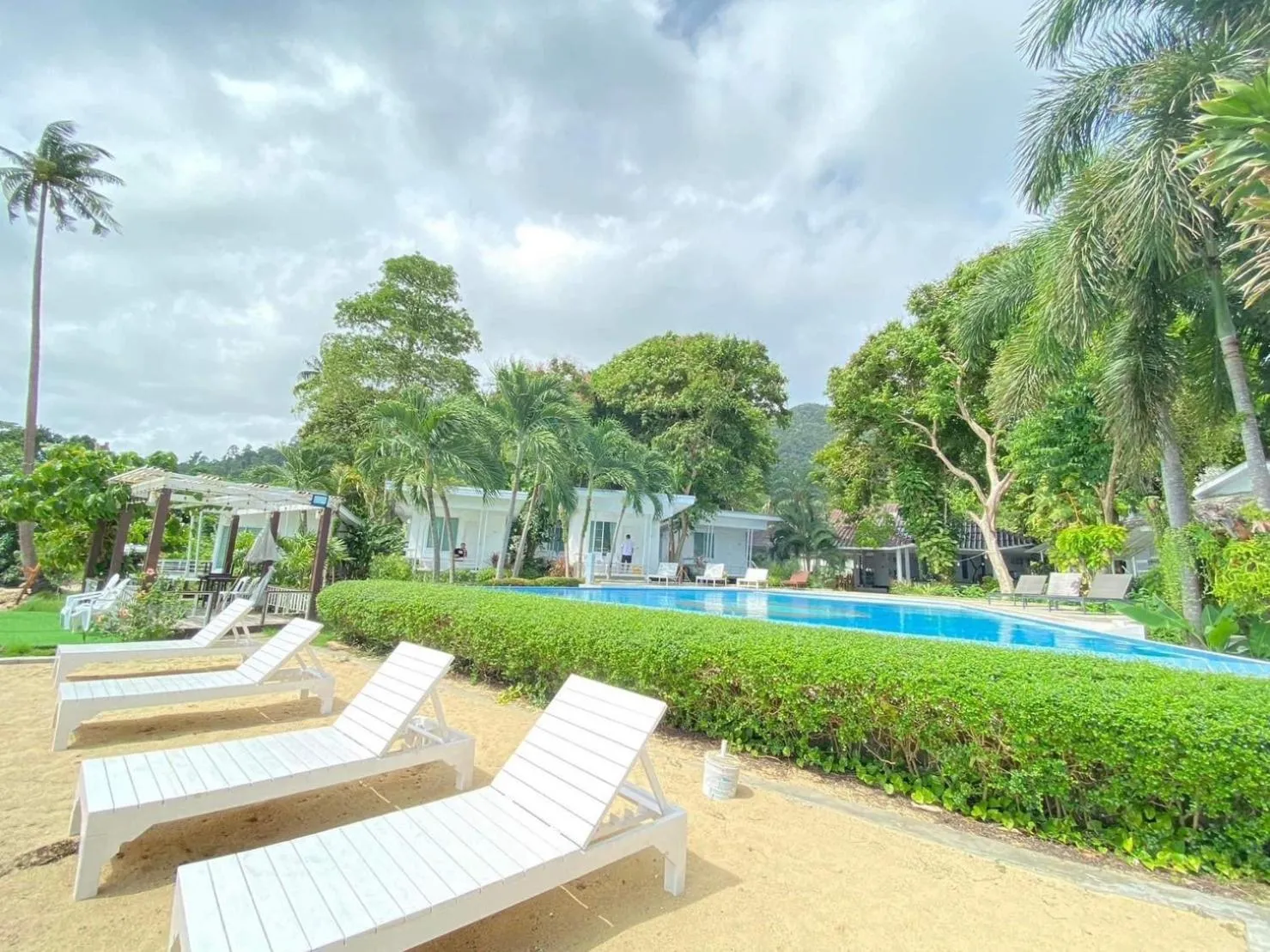 Pool view in White house bailan resort