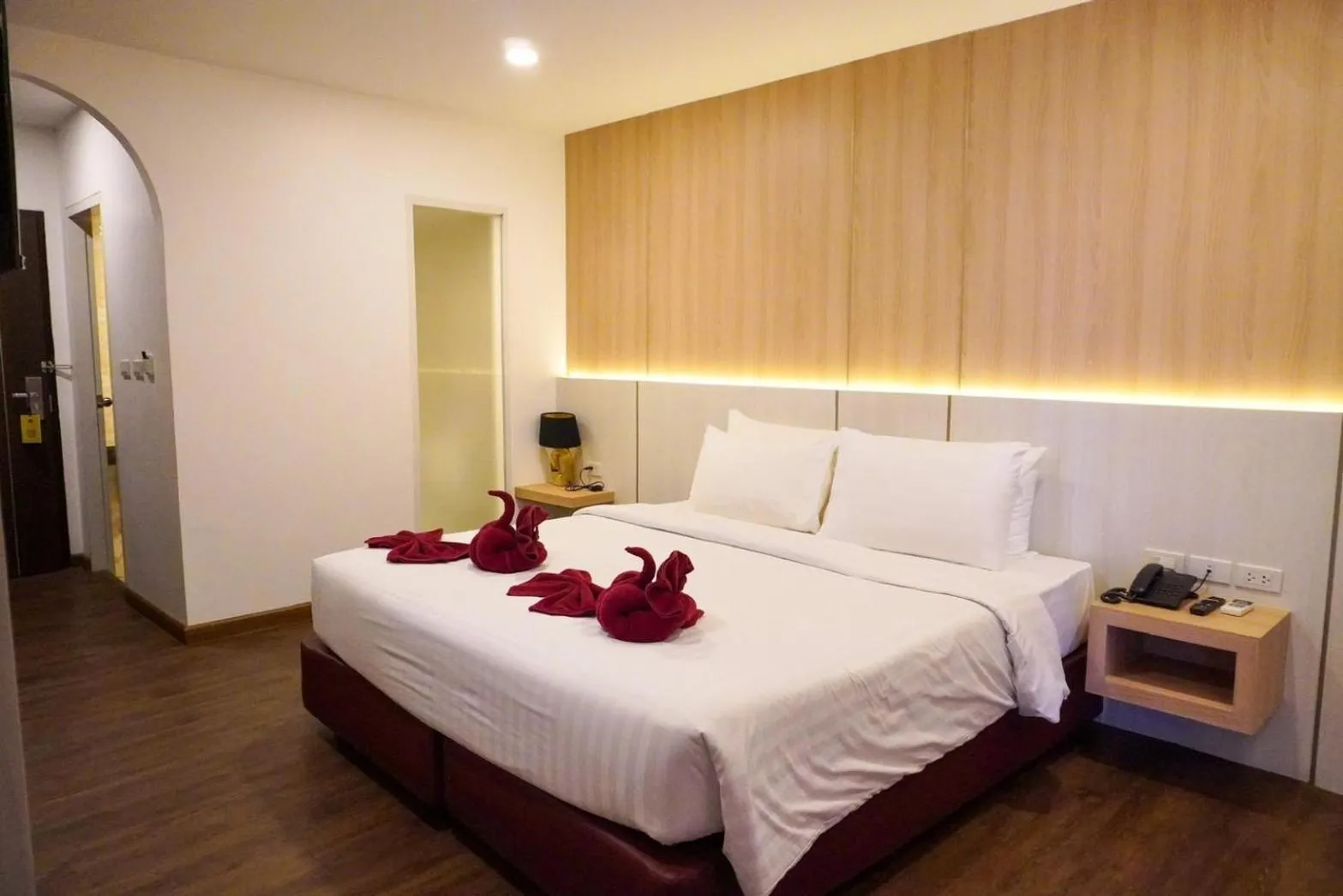 Photo of the whole room, Bed in M CASA HOTEL PATTAYA