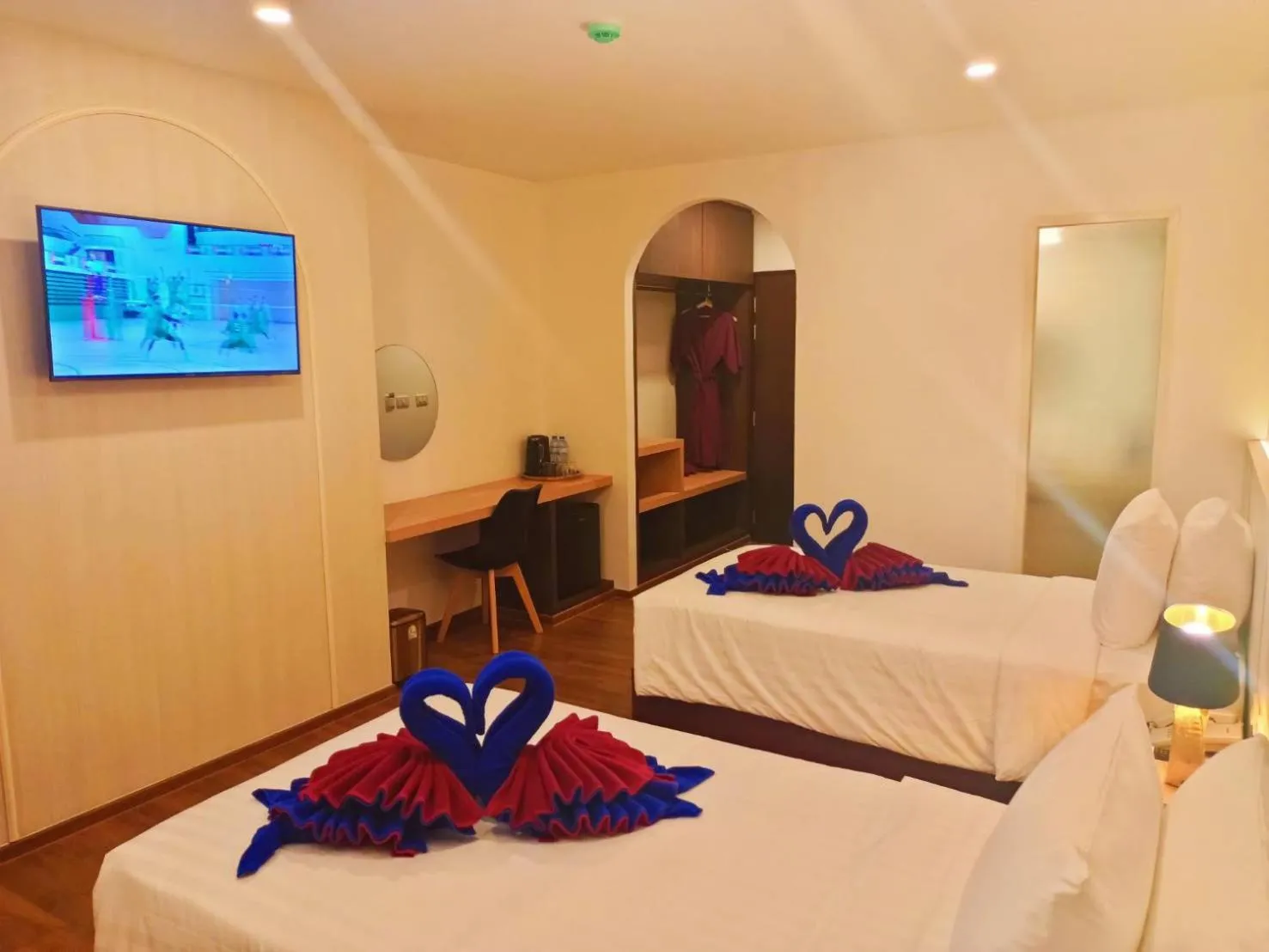 Bedroom, Bed in M CASA HOTEL PATTAYA