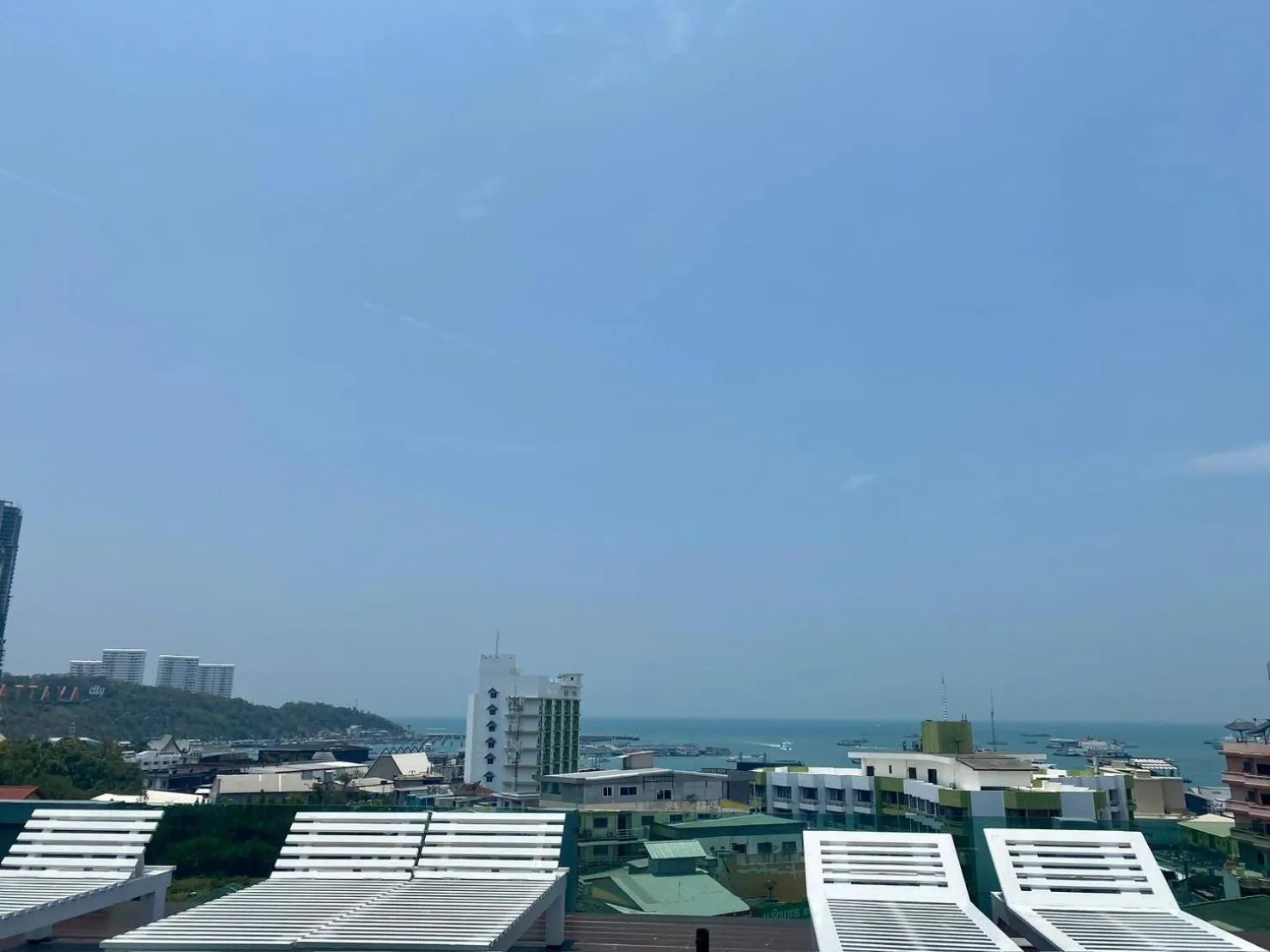 Swimming pool in M CASA HOTEL PATTAYA