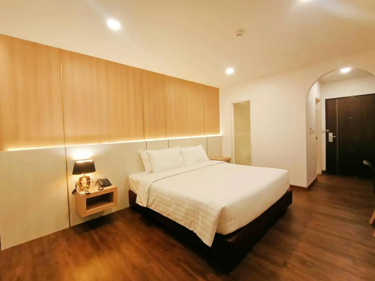 Bedroom, Bed in M CASA HOTEL PATTAYA