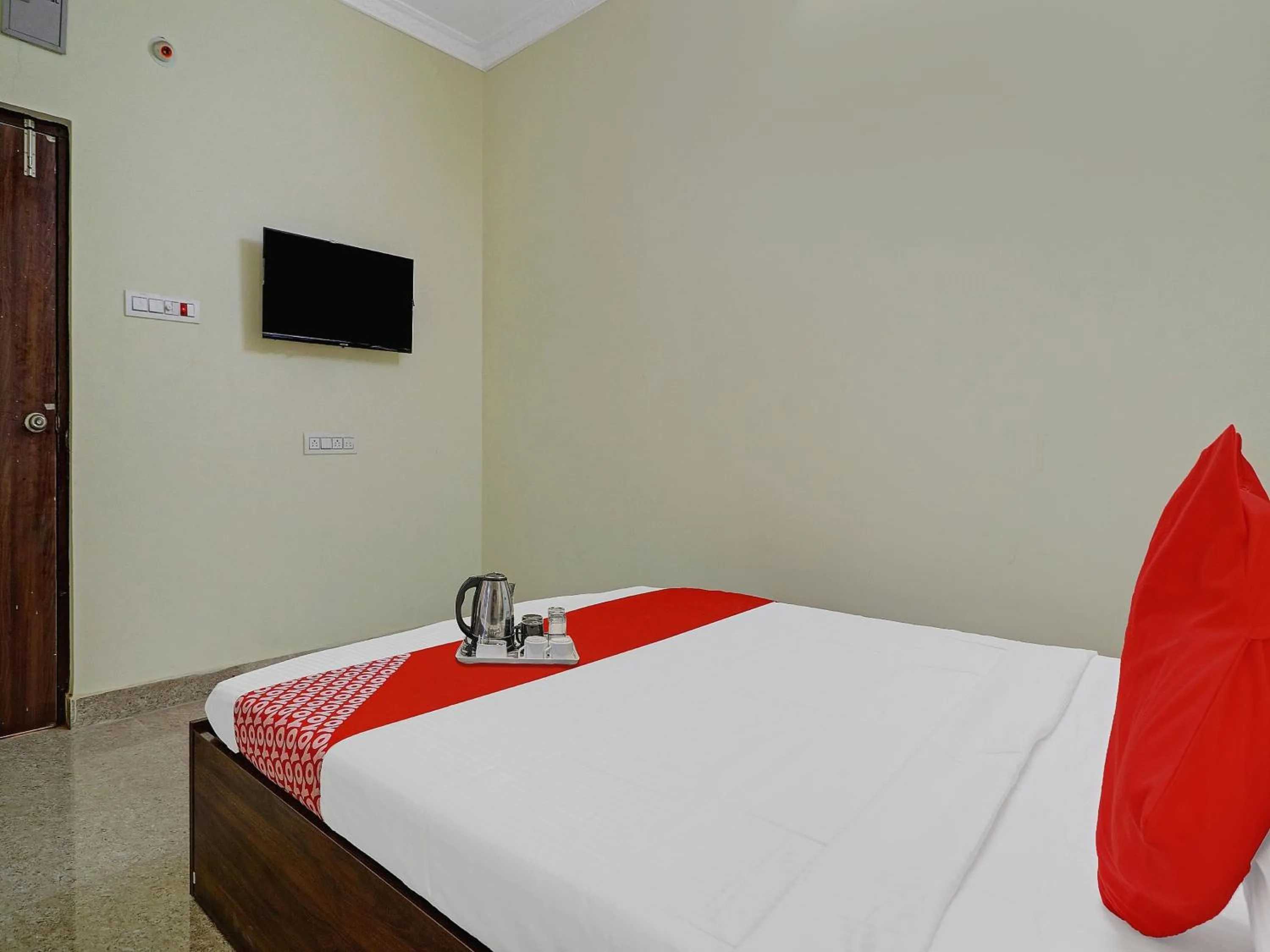 Bedroom, Bed in Hotel O S V Residency Kajaguda Near Gachibowli