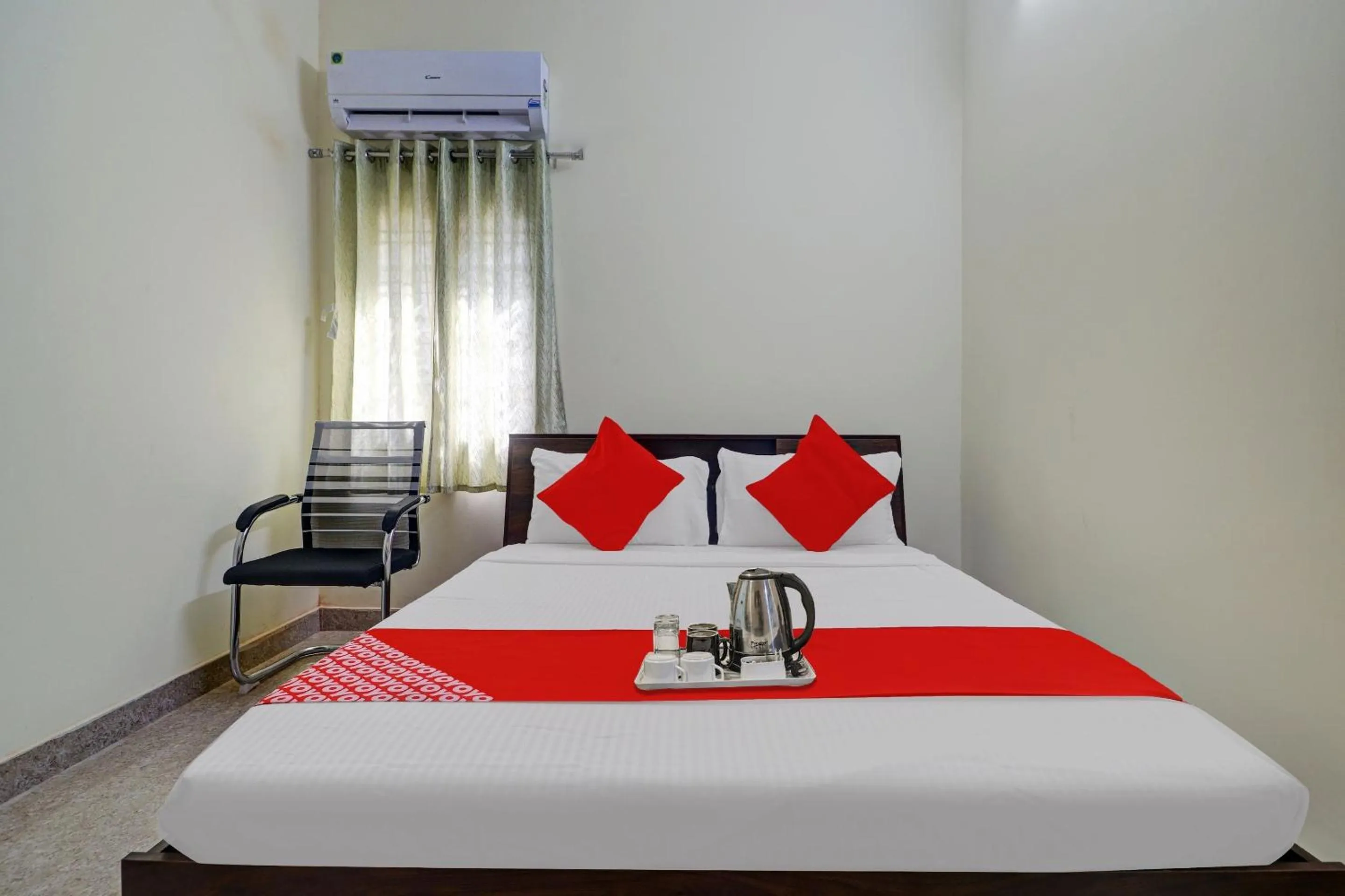 Bedroom, Bed in Hotel O S V Residency Kajaguda Near Gachibowli