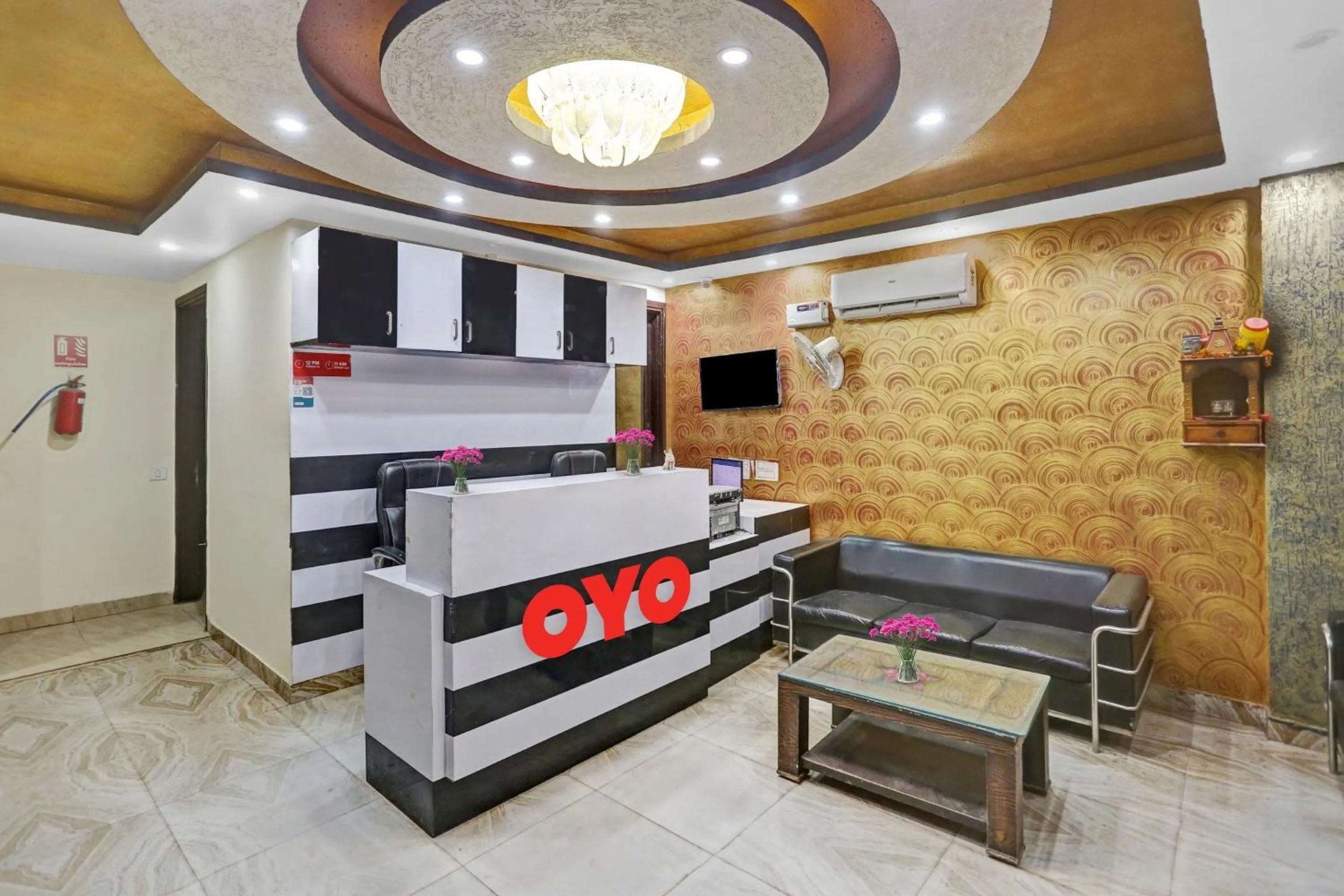 Lobby or reception in Super Hotel O Hotel Blue Orchid