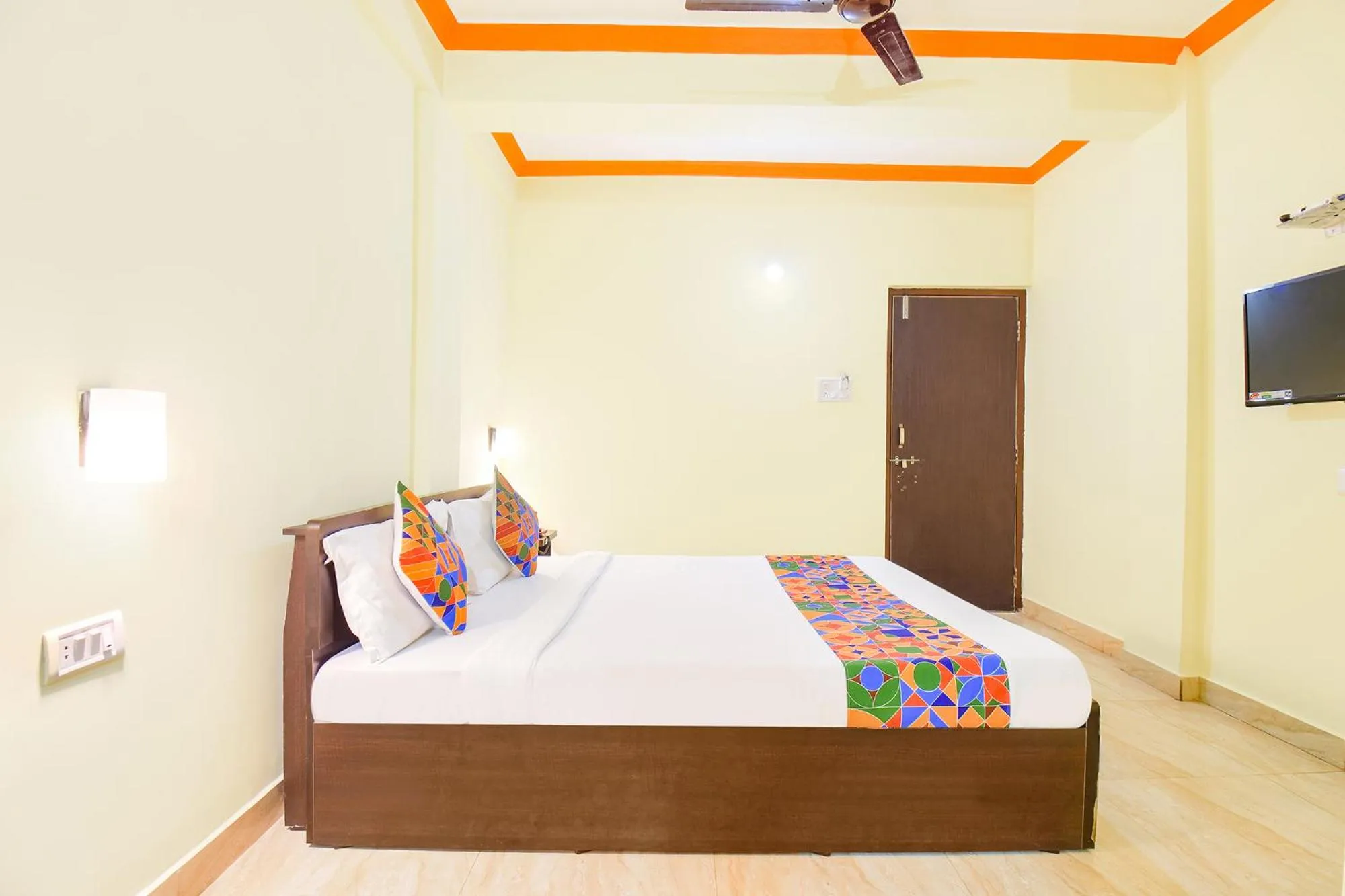 Bed in Via Shanel Beachside Resort - Tito's lane, Baga Beach