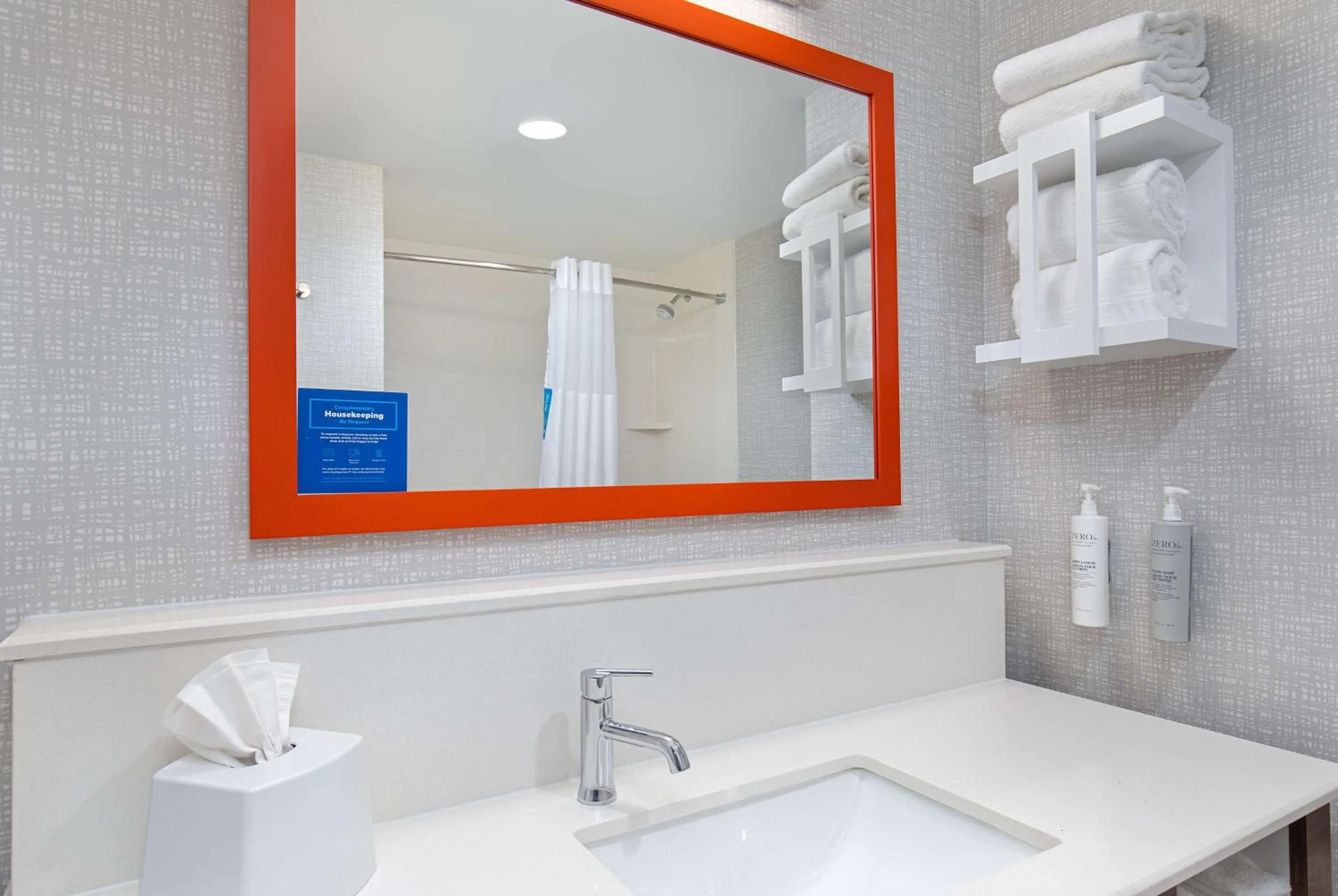 Bathroom in Hampton Inn Albertville, Al