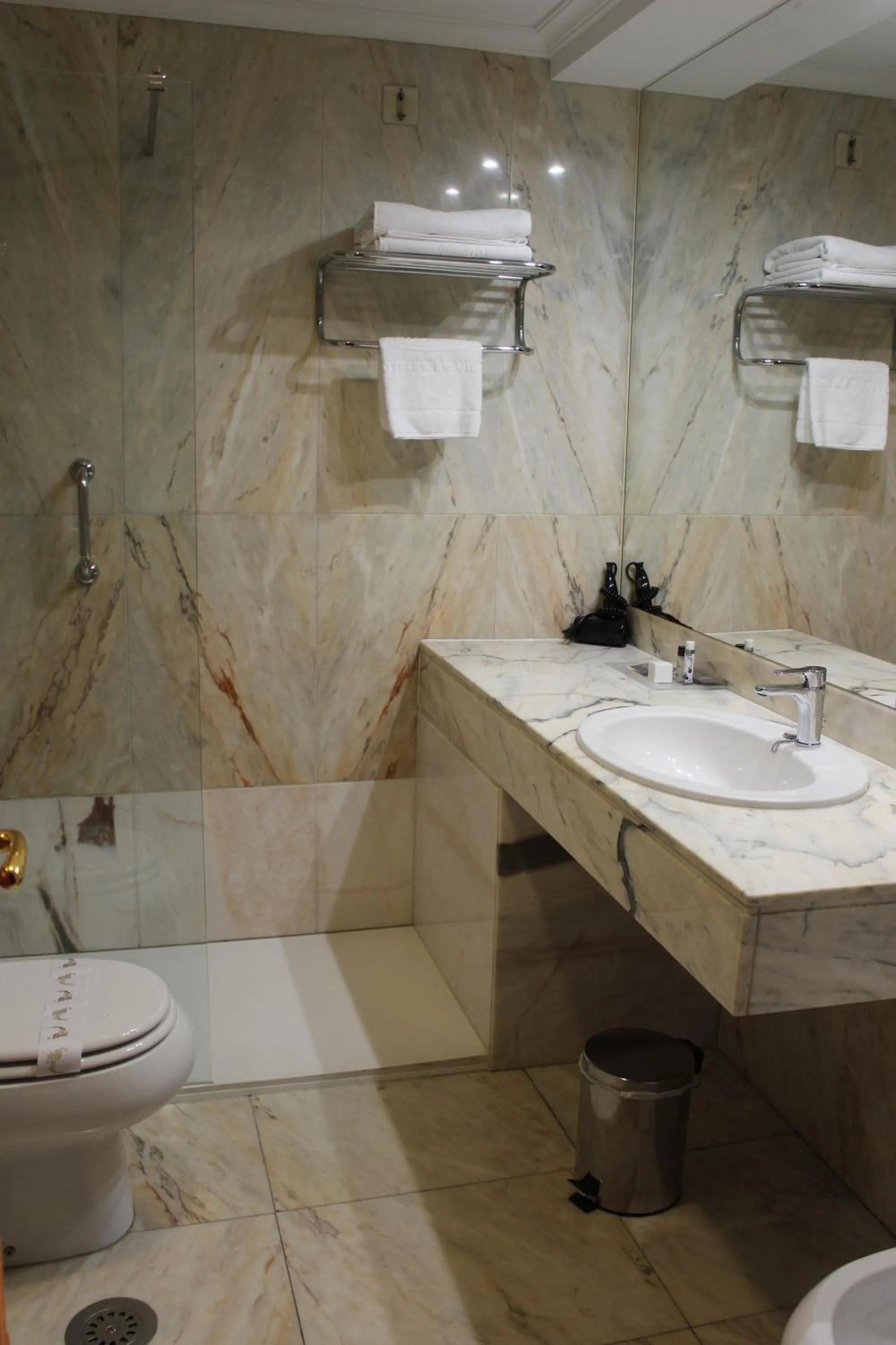 Bathroom in Hotel Ciudad de Vigo