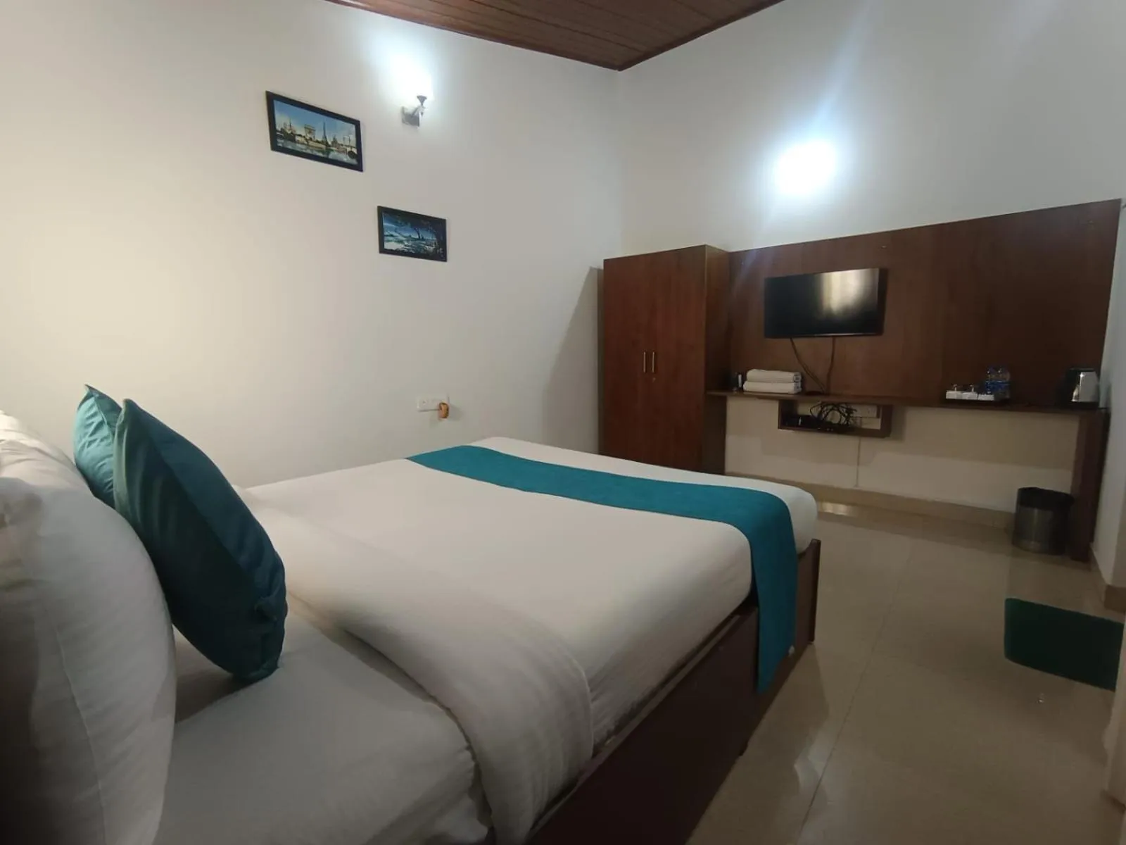 Bed in Jungle Hill Resort Coorg