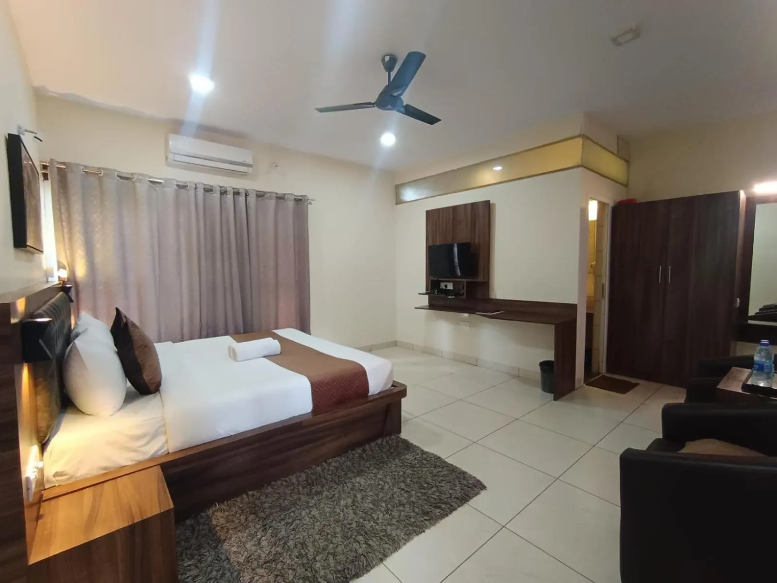 Bed in Jungle Hill Resort Coorg