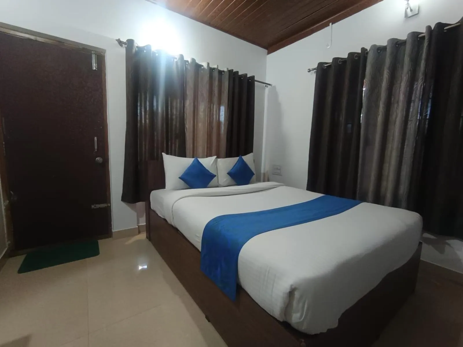 Bed in Jungle Hill Resort Coorg