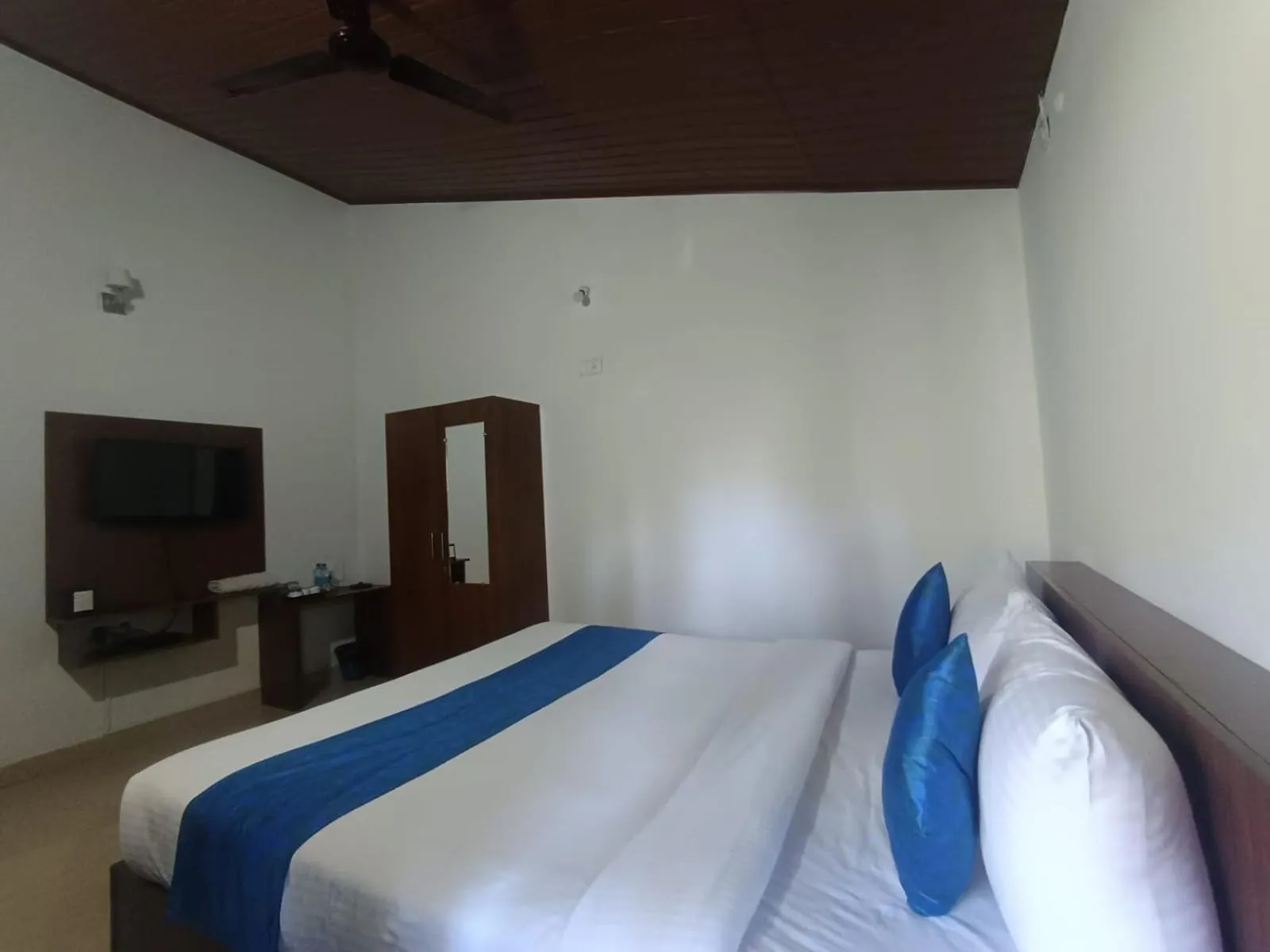 Bed in Jungle Hill Resort Coorg