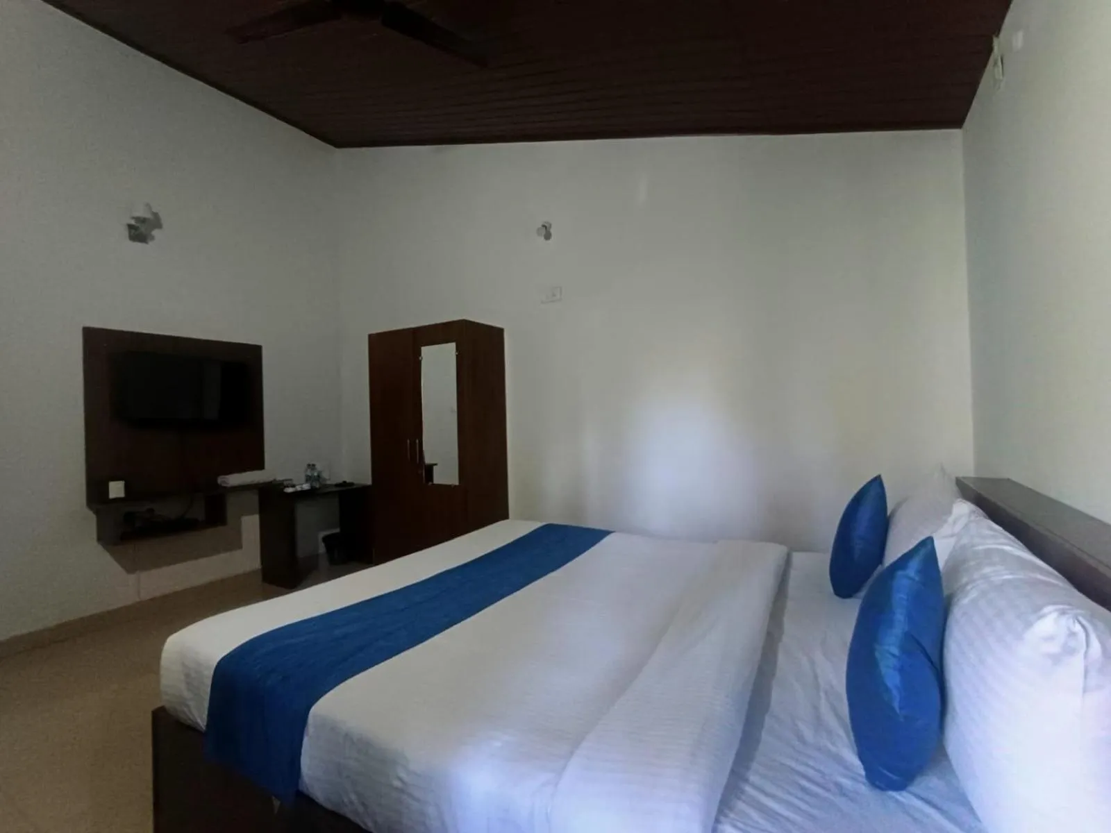 Bed in Jungle Hill Resort Coorg