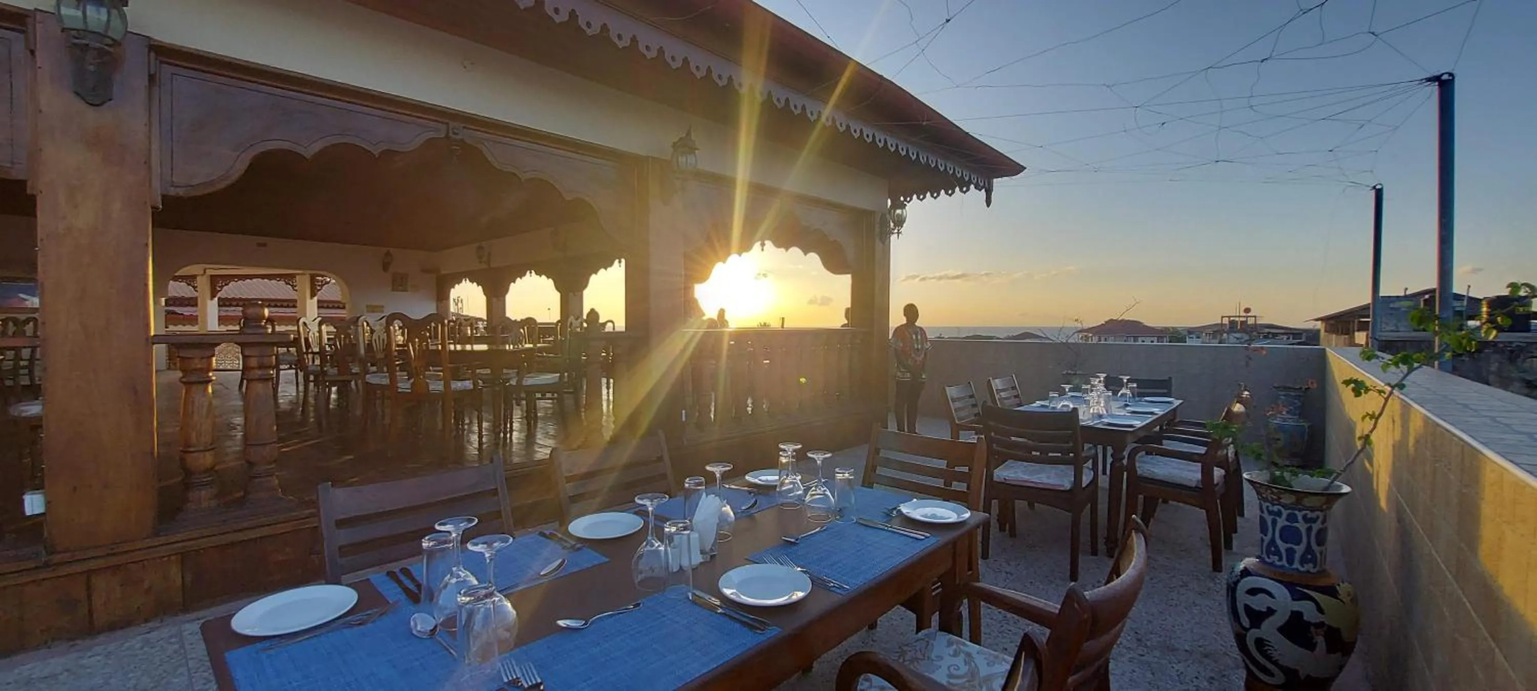 Restaurant/places to eat in Horizon Palace