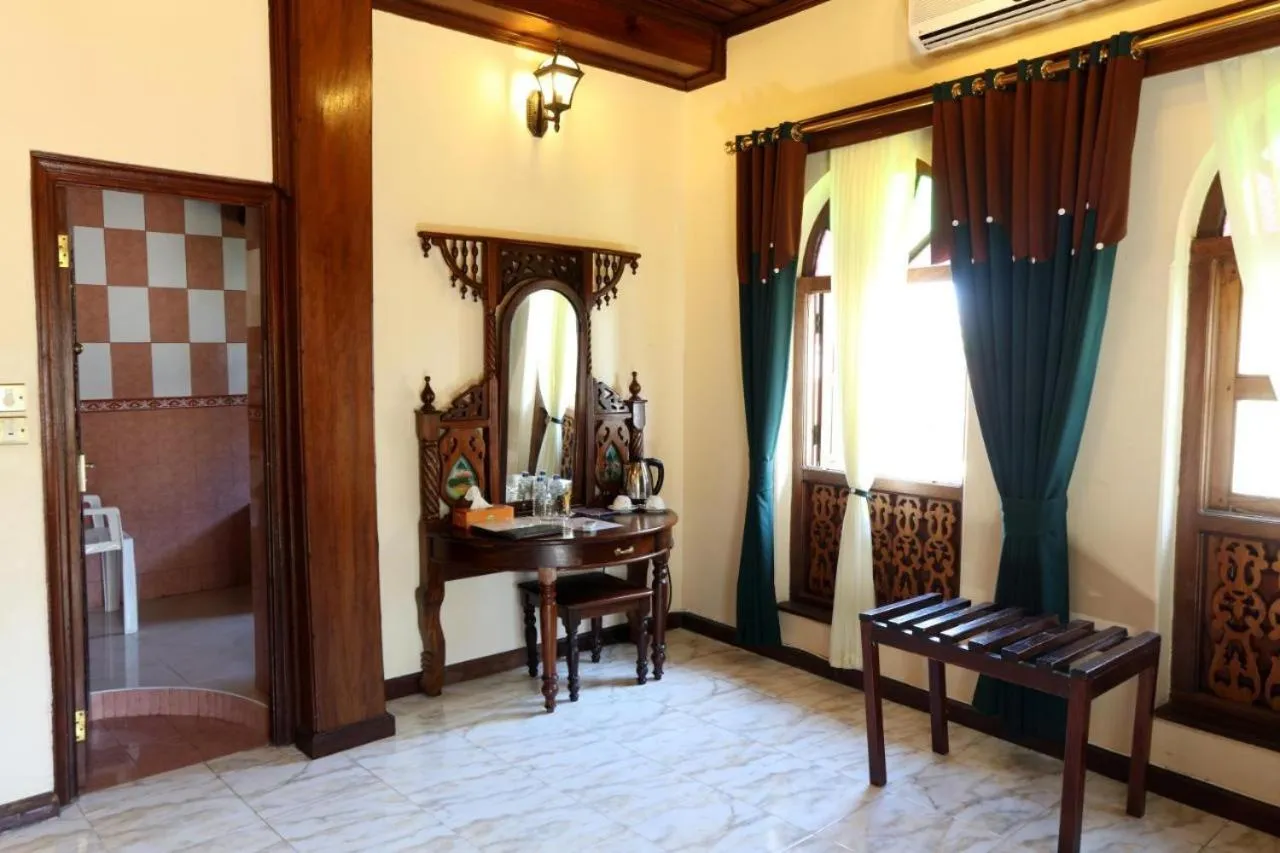 Seating area in Horizon Palace