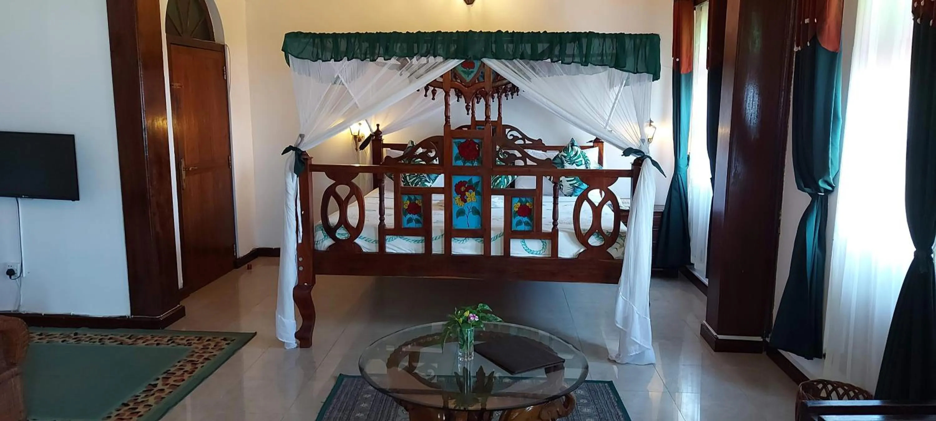 Bed in Horizon Palace