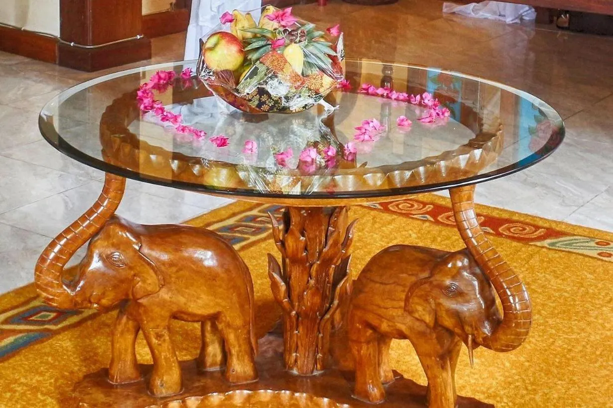 Decorative detail in Horizon Palace